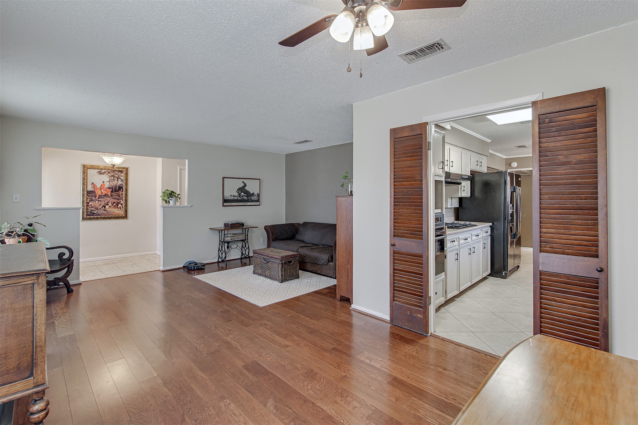 1910 New Castle Court Arlington TX 76013