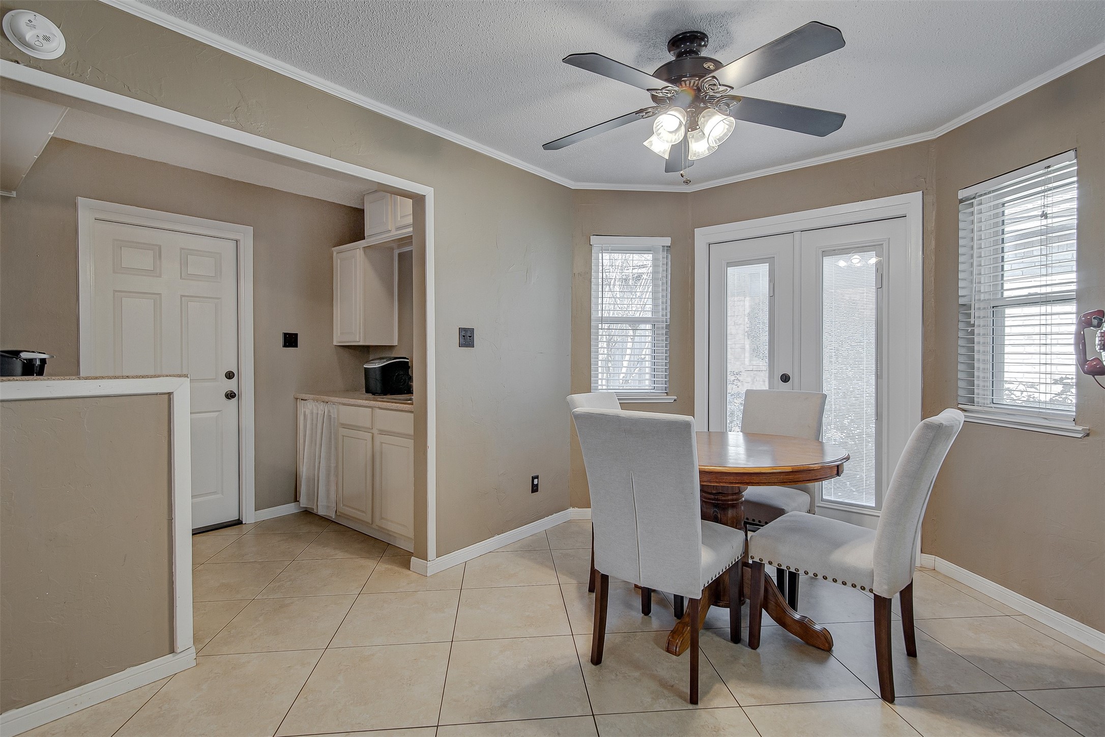 1910 New Castle Court Arlington TX 76013