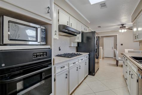 1910 New Castle Court Arlington TX 76013