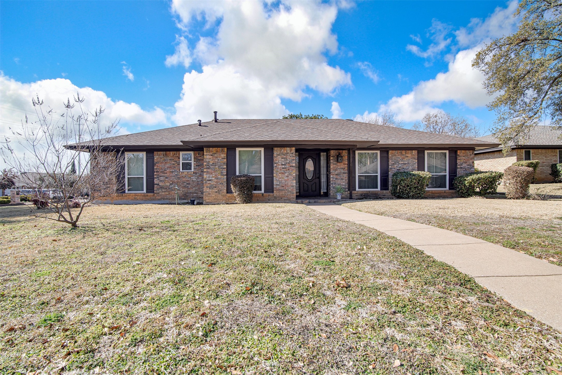 1910 New Castle Court Arlington TX 76013