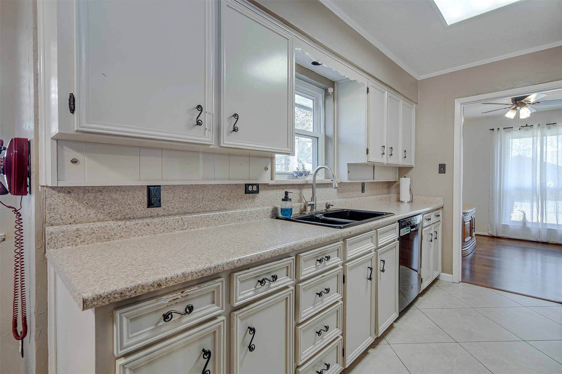 1910 New Castle Court Arlington TX 76013