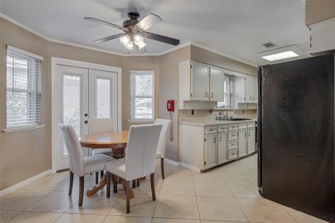 1910 New Castle Court Arlington TX 76013