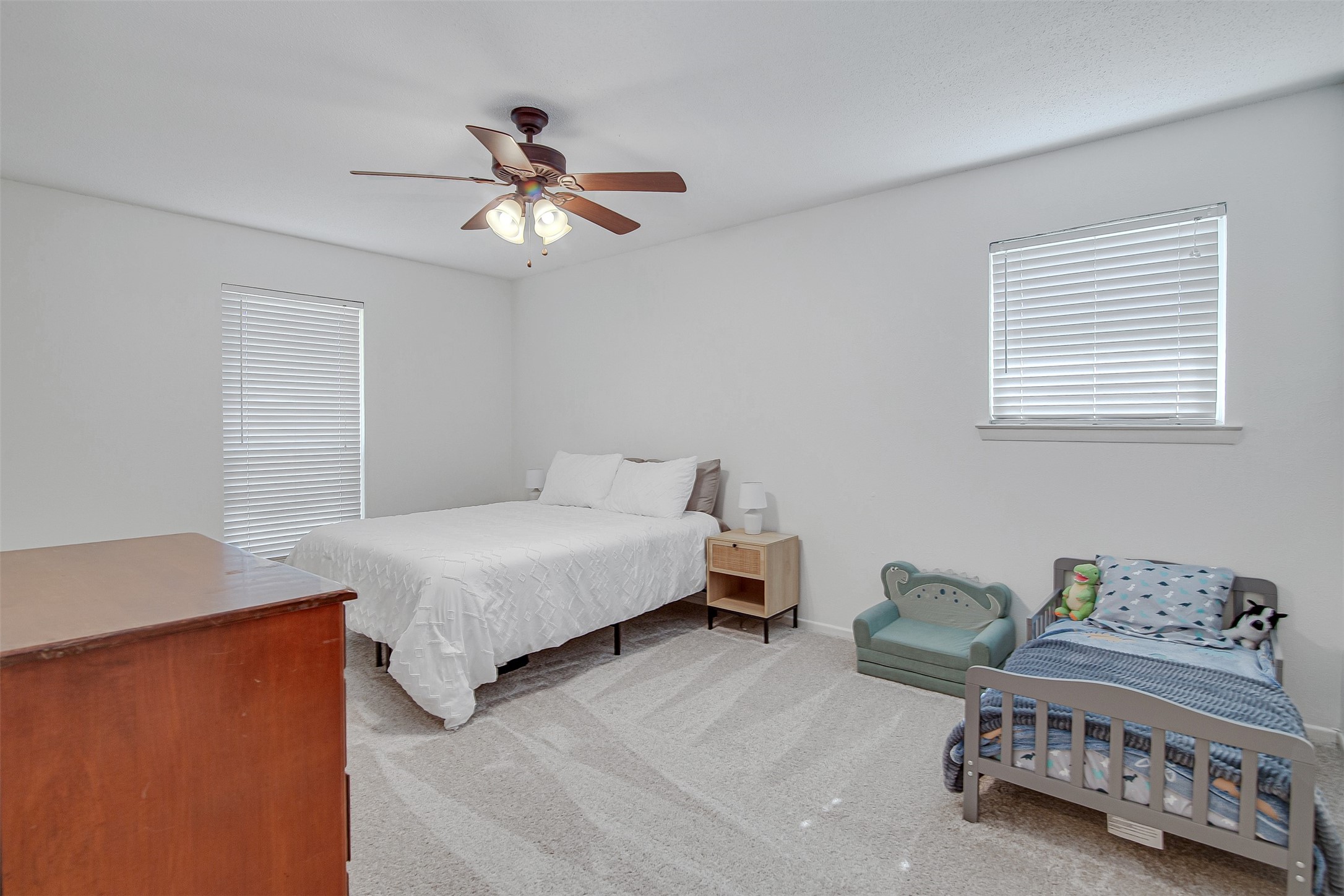 1910 New Castle Court Arlington TX 76013