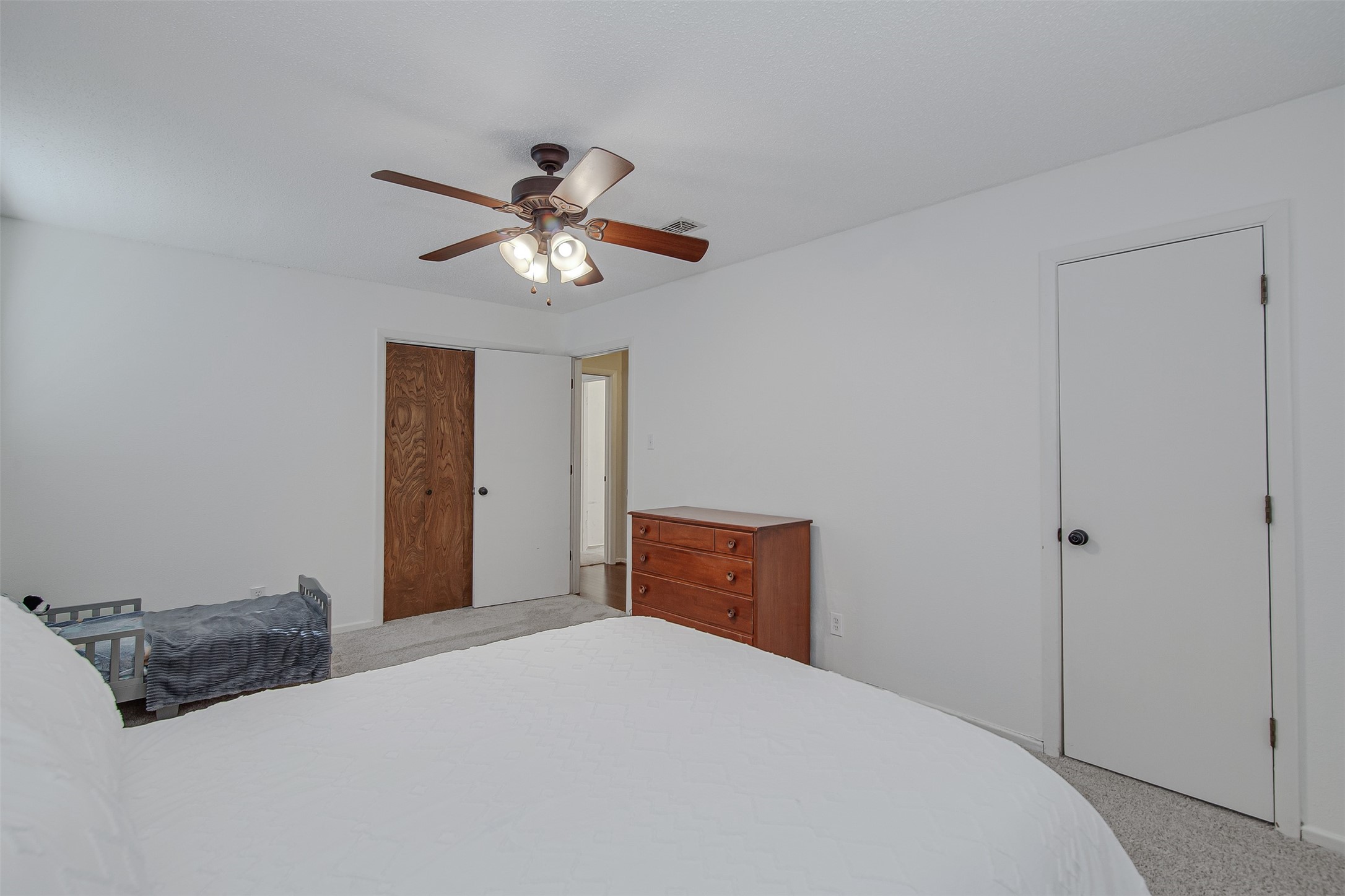 1910 New Castle Court Arlington TX 76013