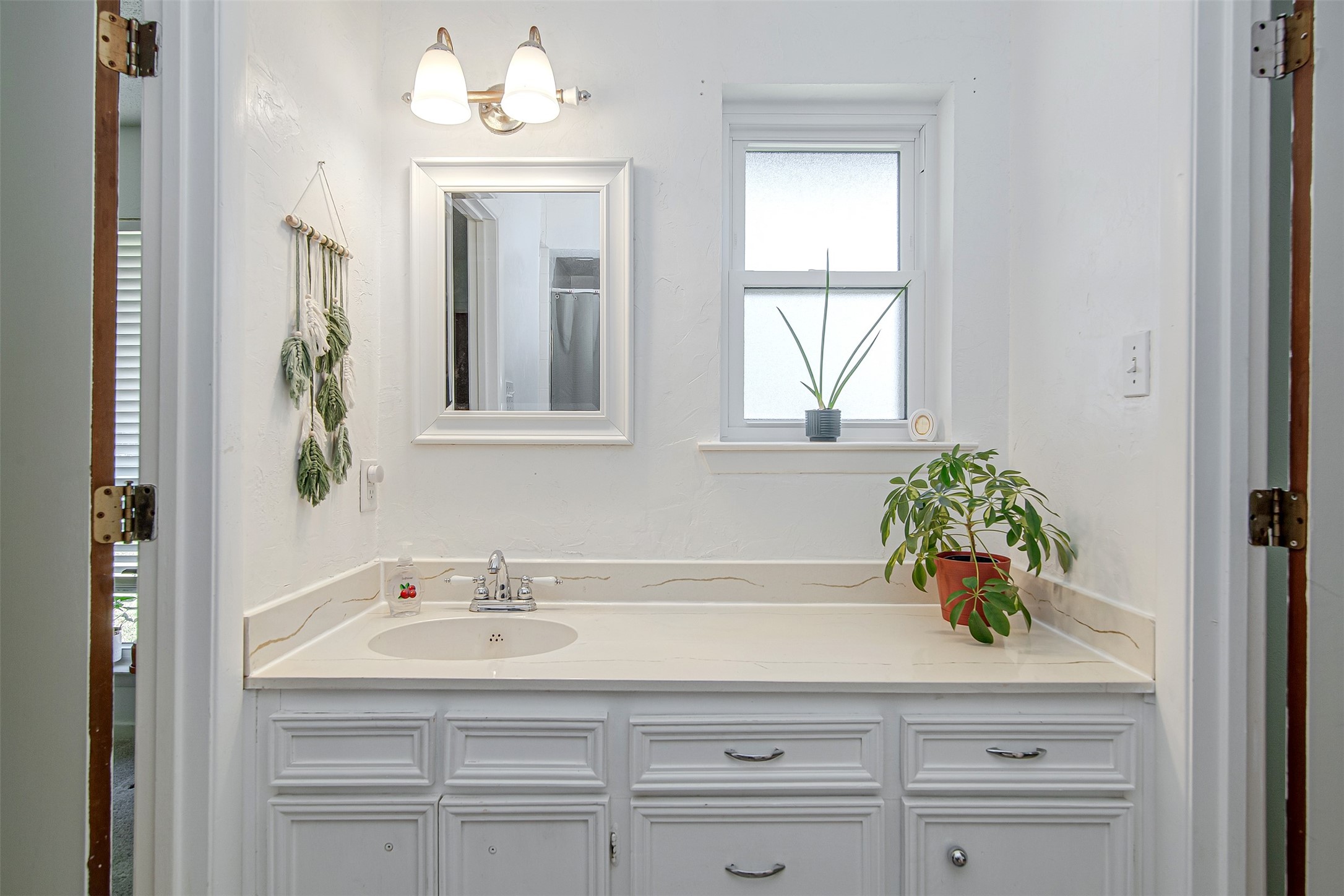 1910 New Castle Court Arlington TX 76013