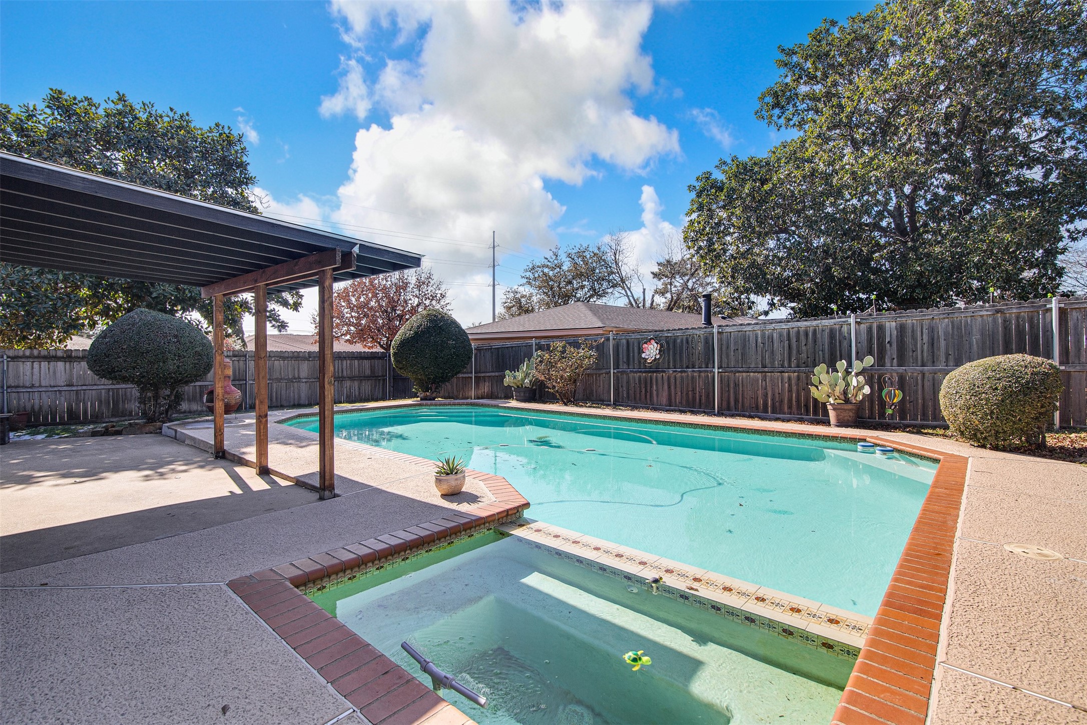 1910 New Castle Court Arlington TX 76013