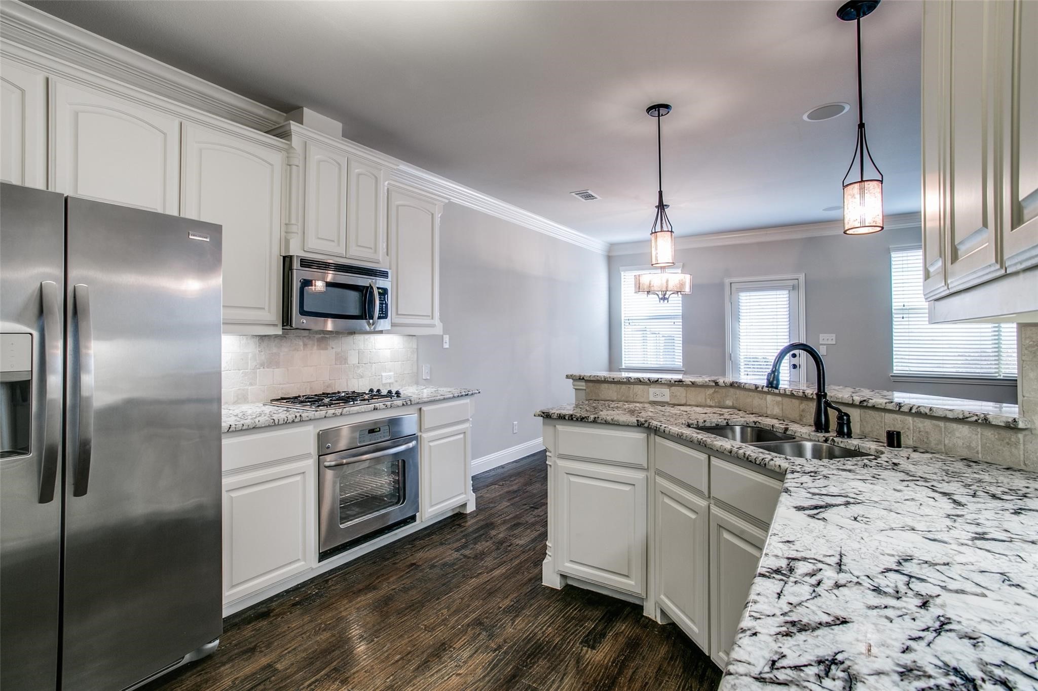 250 Churchill Loop Grapevine TX 76051