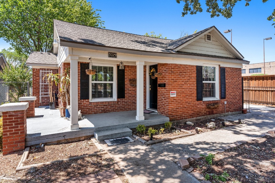 5729 Curzon Avenue Fort Worth TX 76107