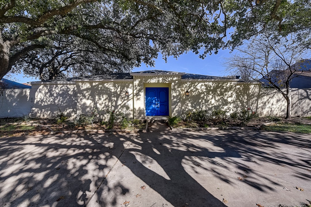 6807 Ledyard Drive Dallas TX 75248