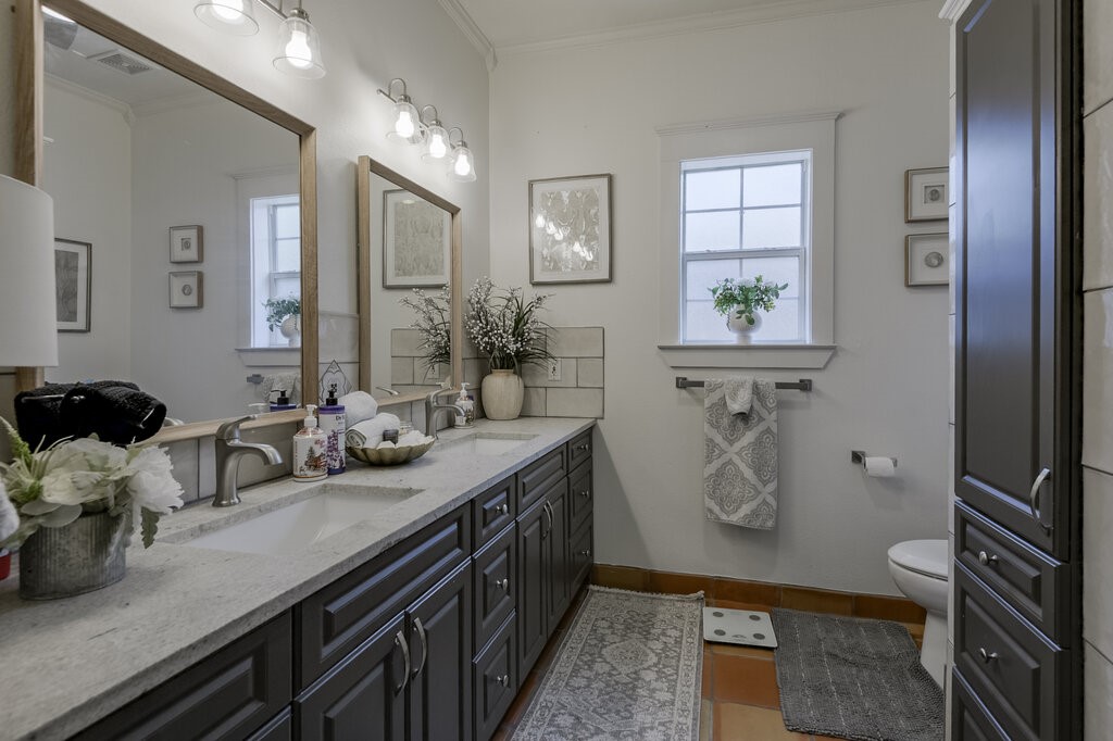 406 Commerce Street Maypearl TX 76064