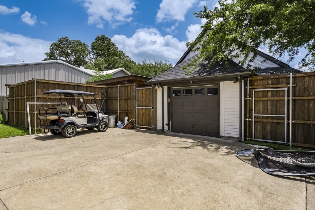 406 Commerce Street Maypearl TX 76064