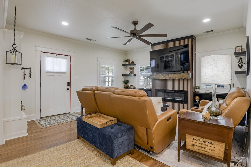 406 Commerce Street Maypearl TX 76064