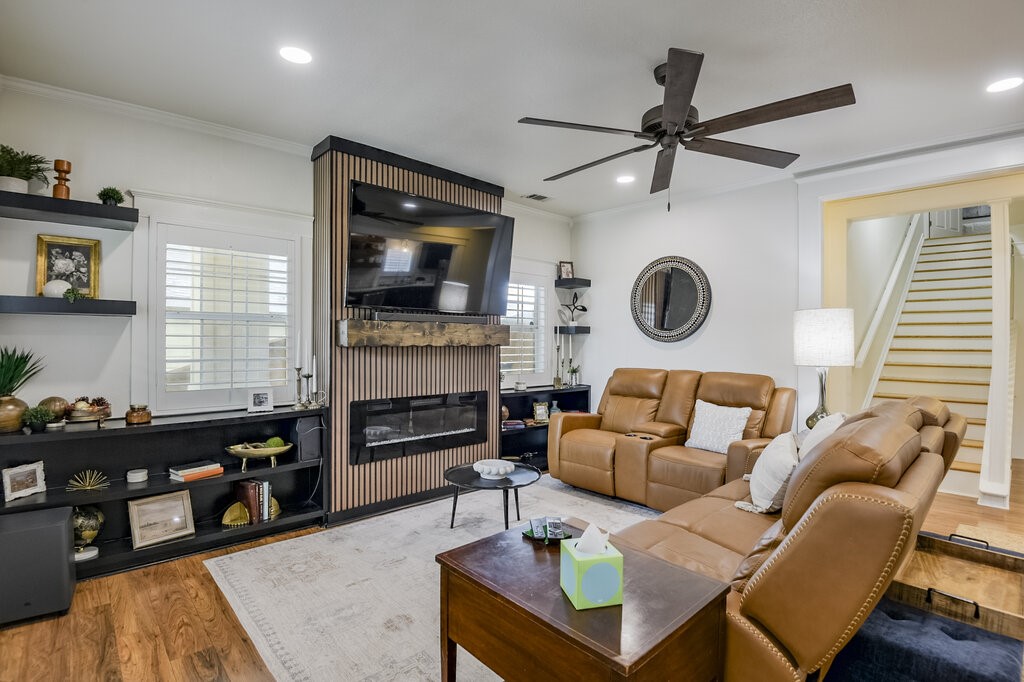 406 Commerce Street Maypearl TX 76064
