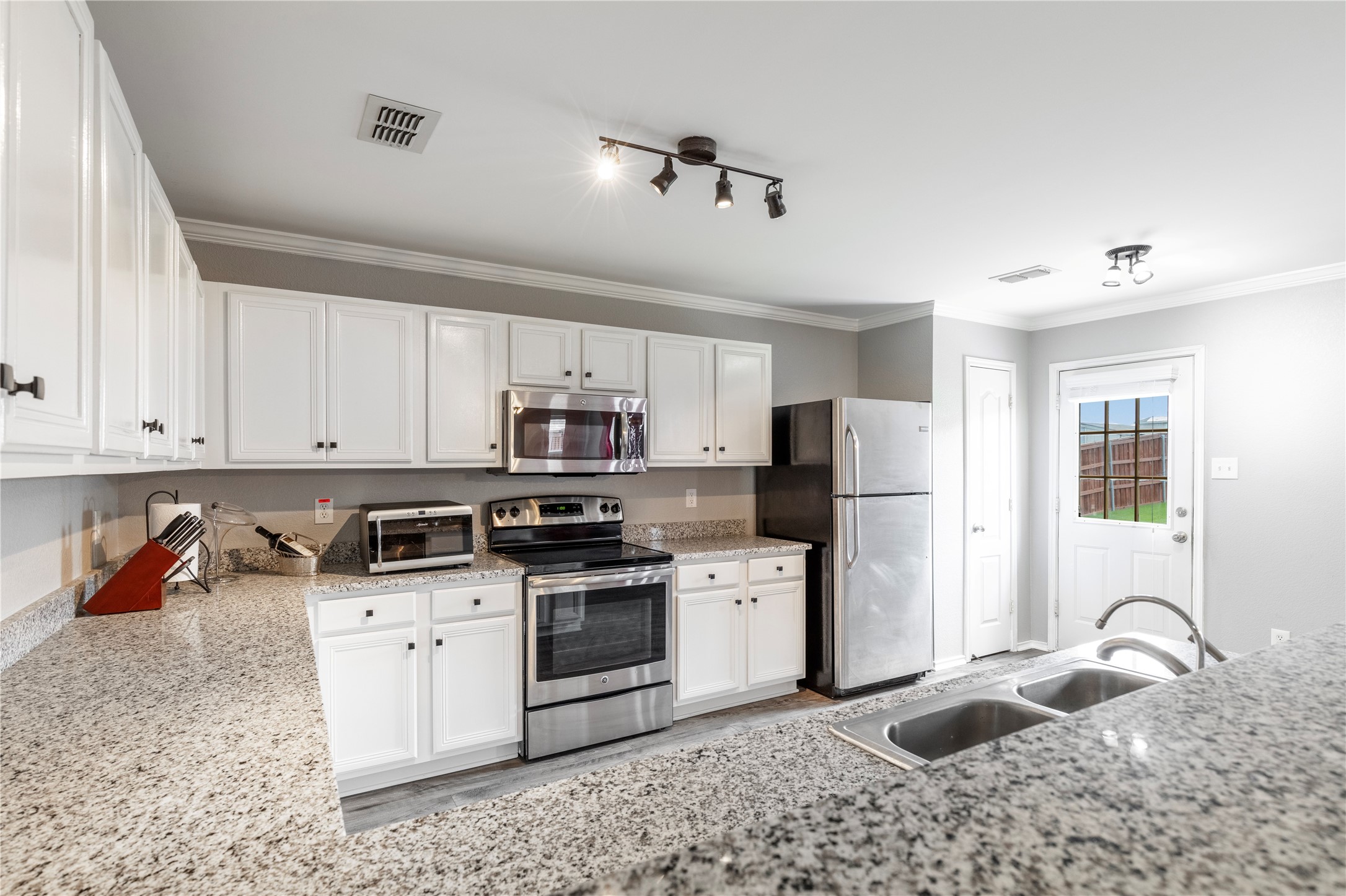 10129 Cougar Trail Fort Worth TX 76108