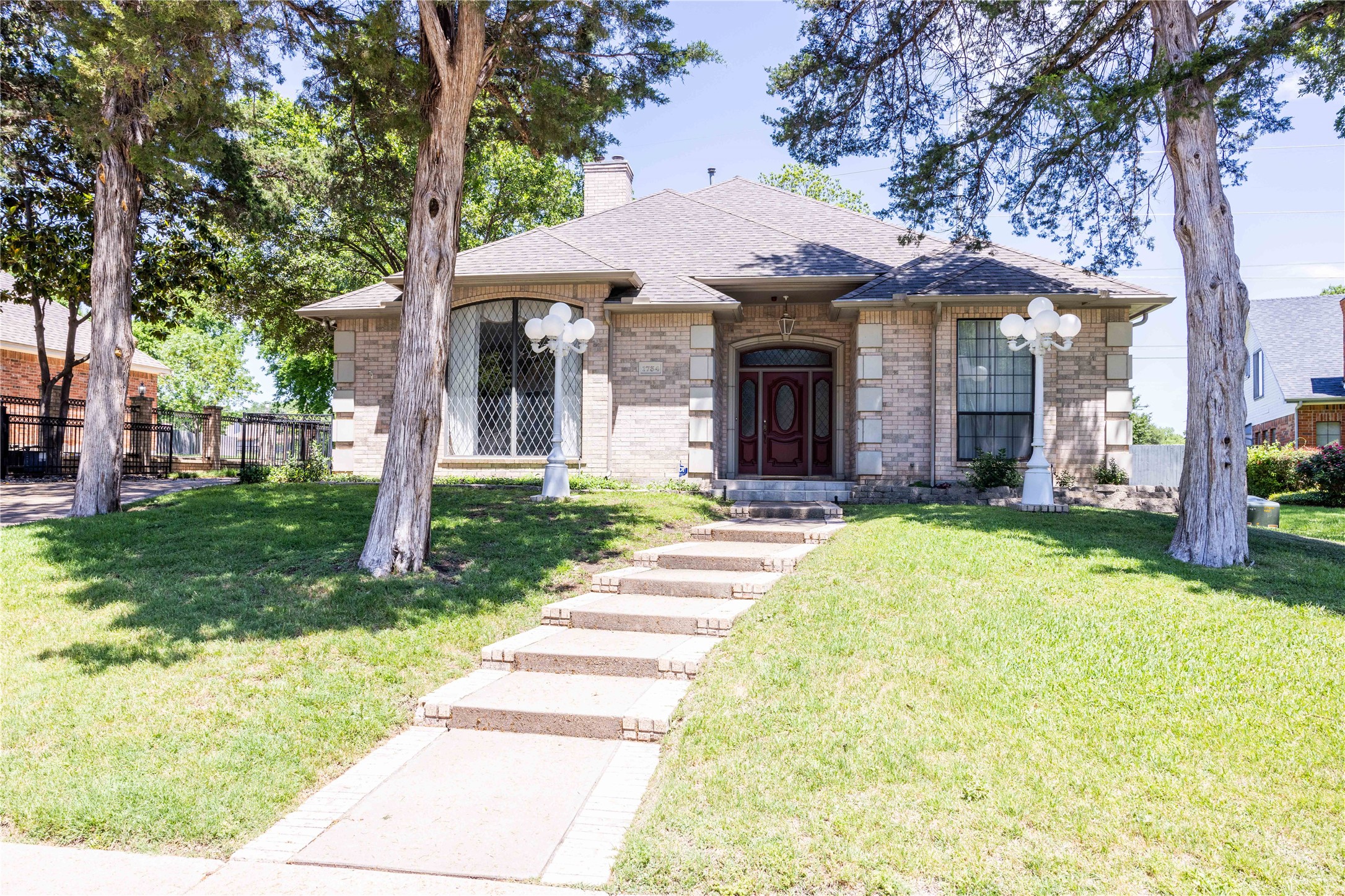 1734 Crescent Lane Duncanville TX 75137