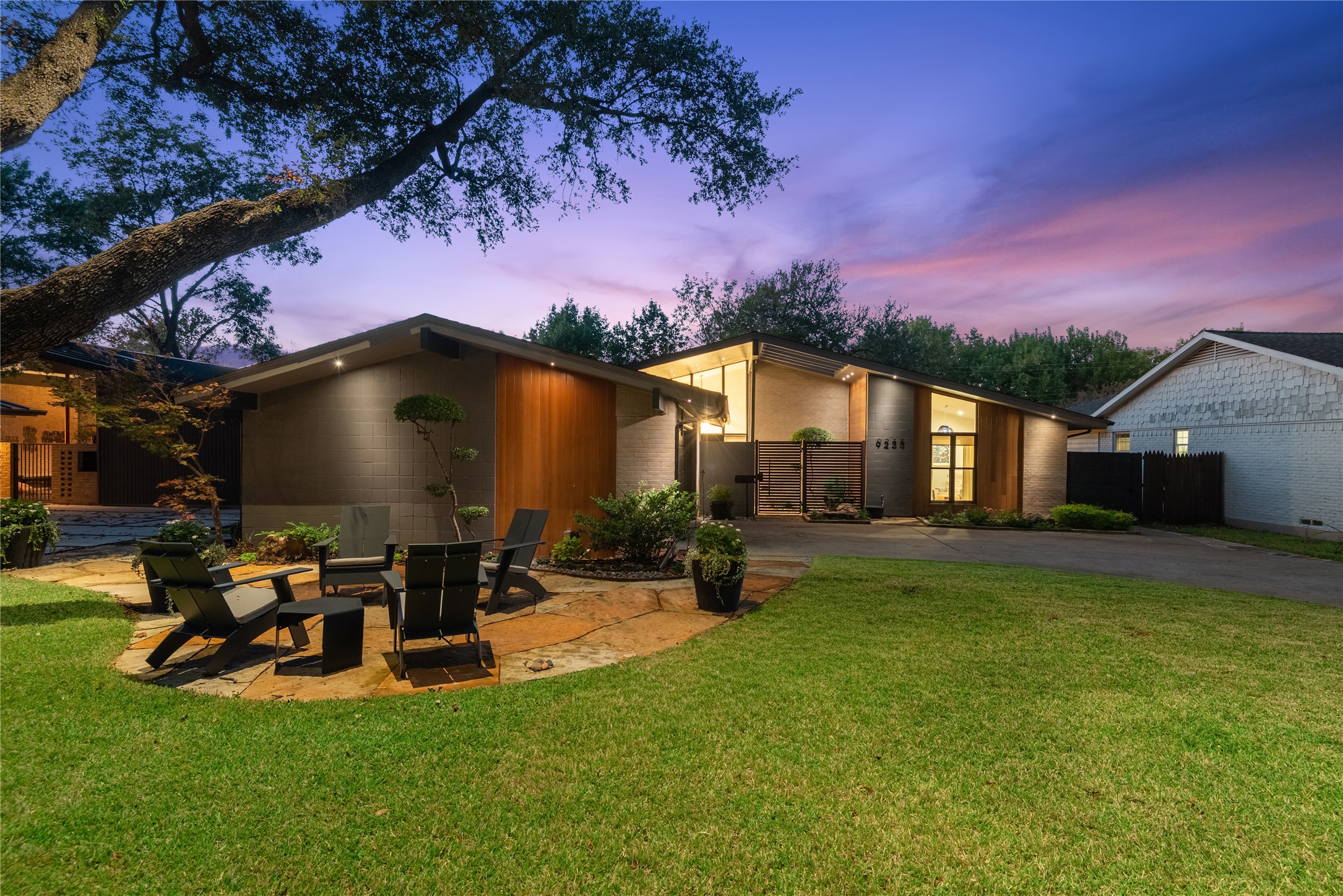 9233 Clearhurst Drive Dallas TX 75238