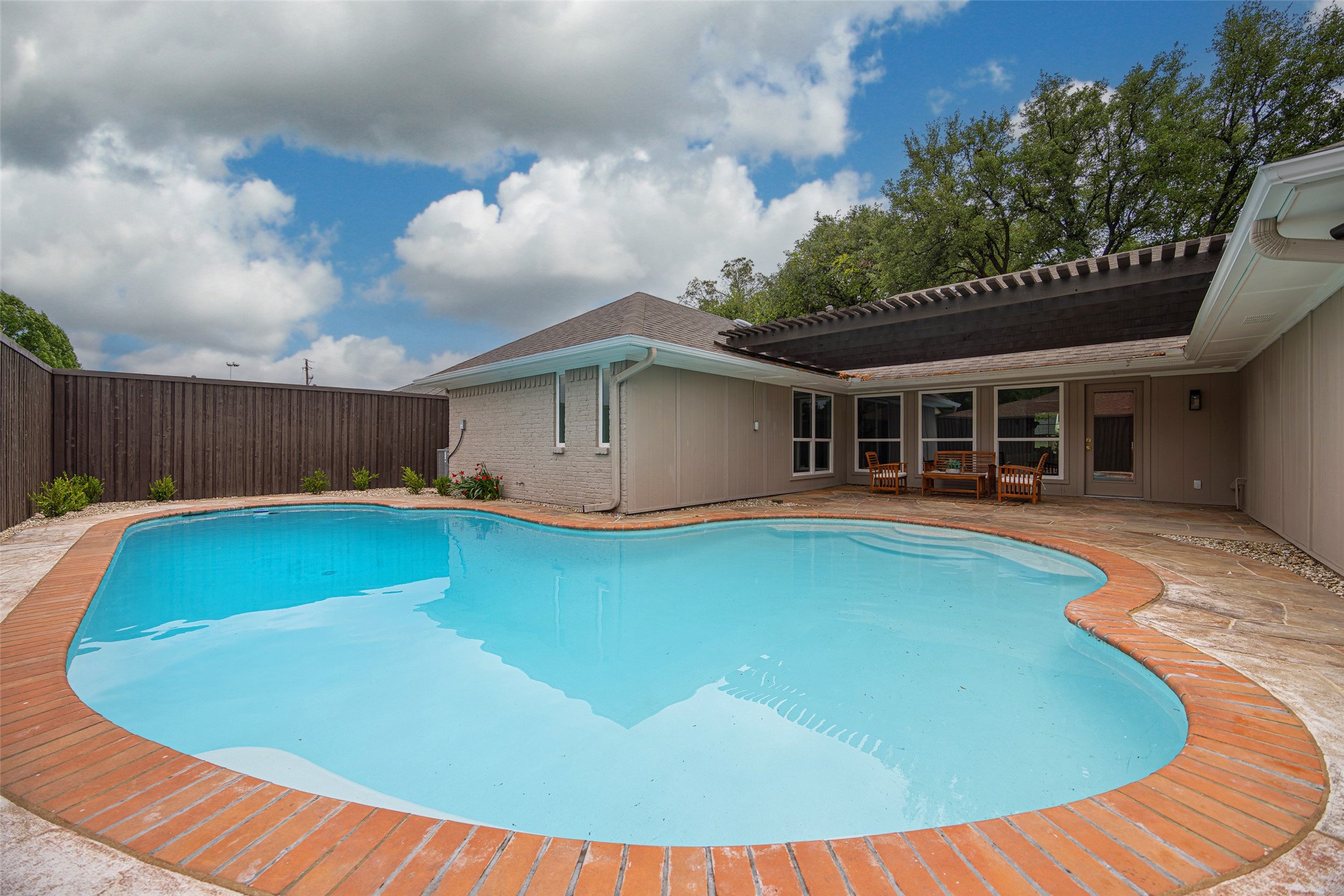 6817 Ledyard Drive Dallas TX 75248