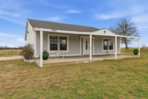 304 County Road 2260 Greenville TX 75402
