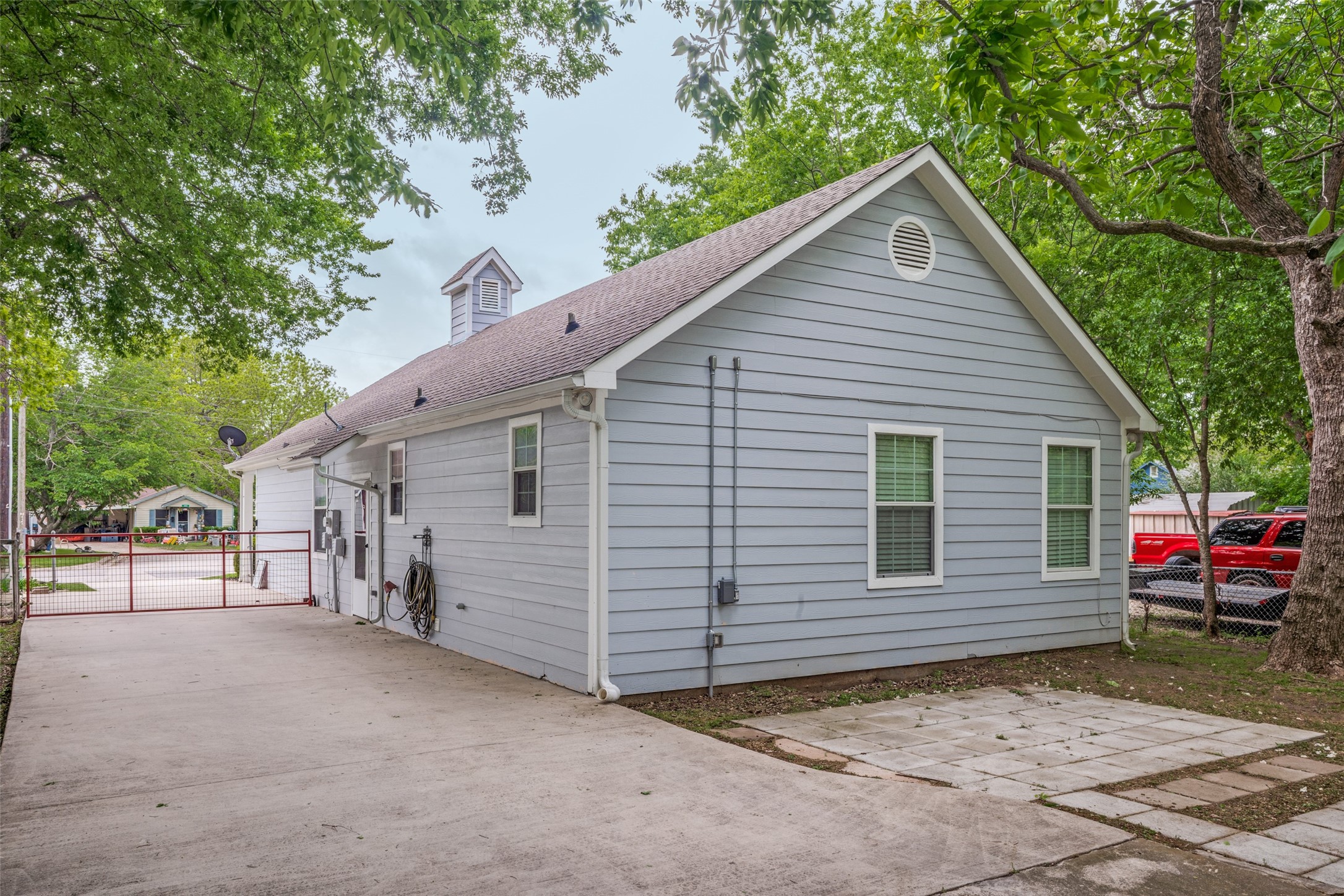 1503 Cherry Street Gainesville TX 76240