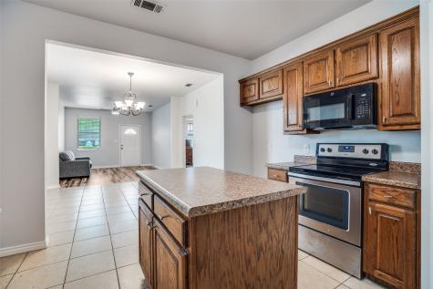 1503 Cherry Street Gainesville TX 76240