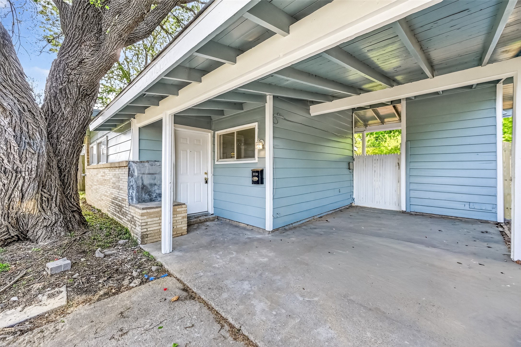 2116 Marilyn Lane Arlington TX 76010