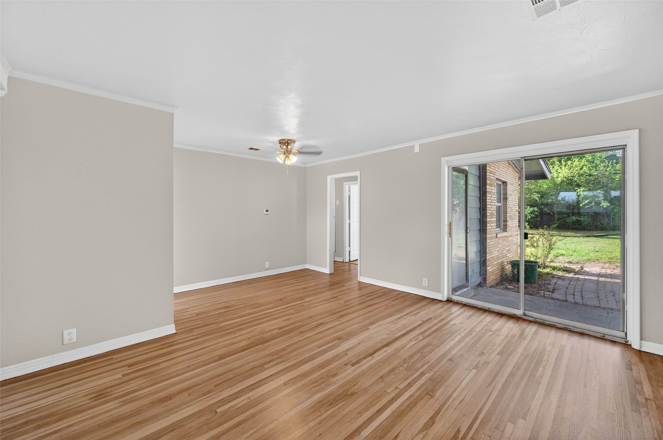 2116 Marilyn Lane Arlington TX 76010