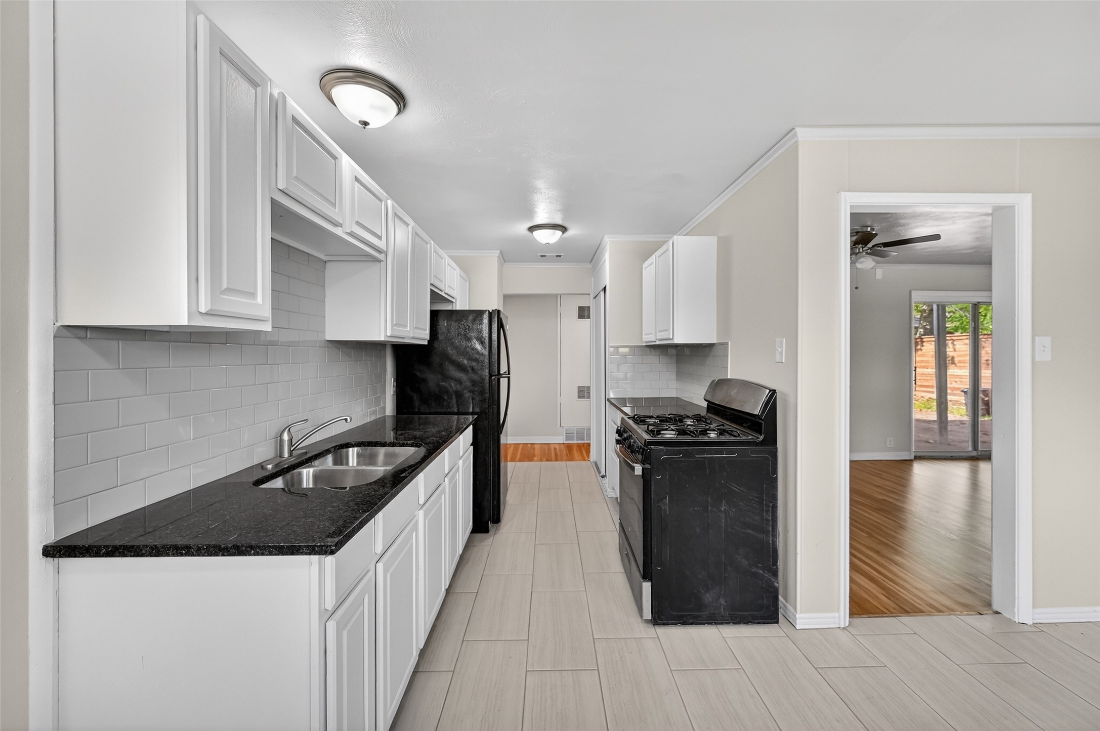 2116 Marilyn Lane Arlington TX 76010