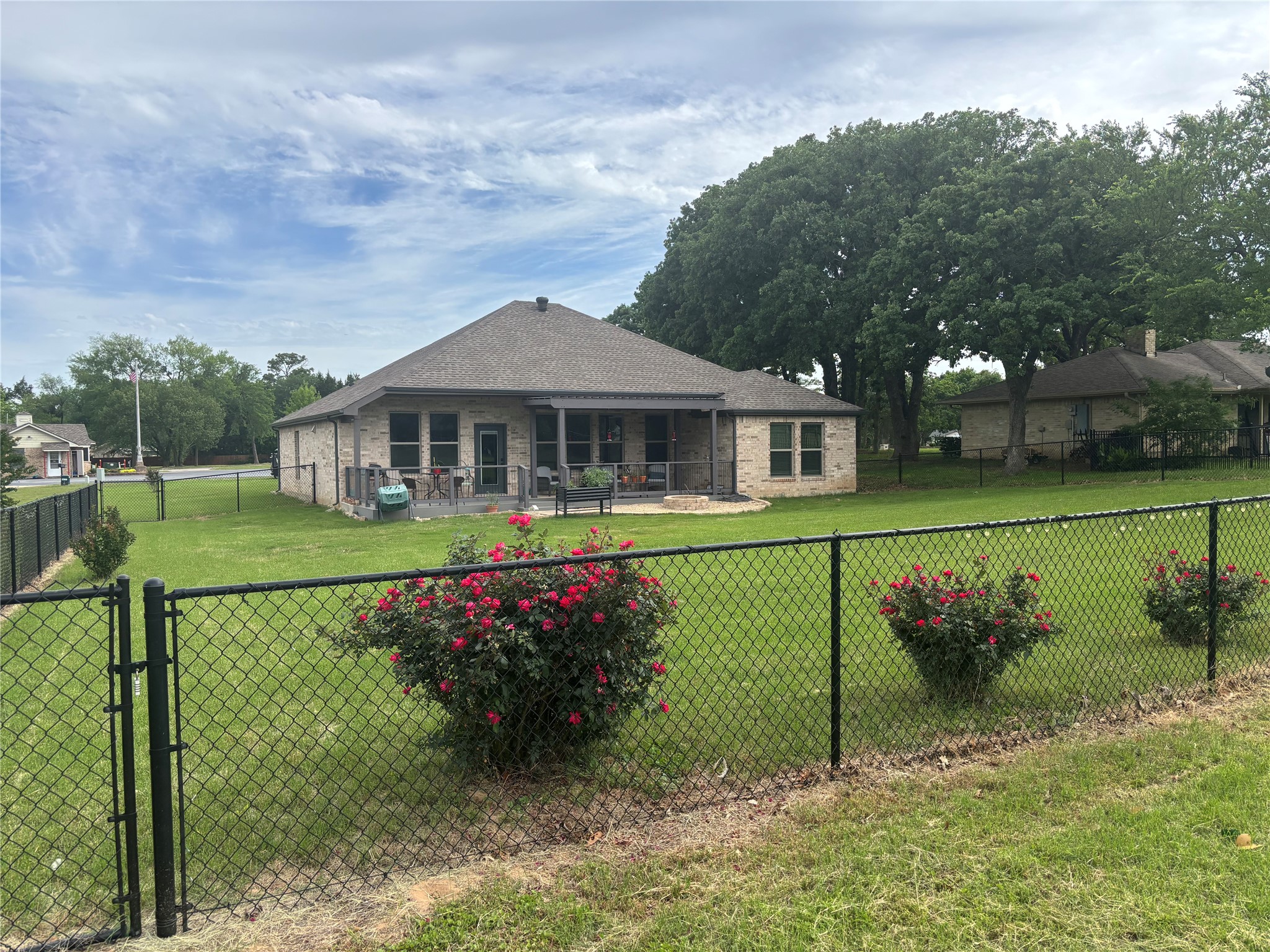 108 Kiowa Drive W Lake Kiowa TX 76240