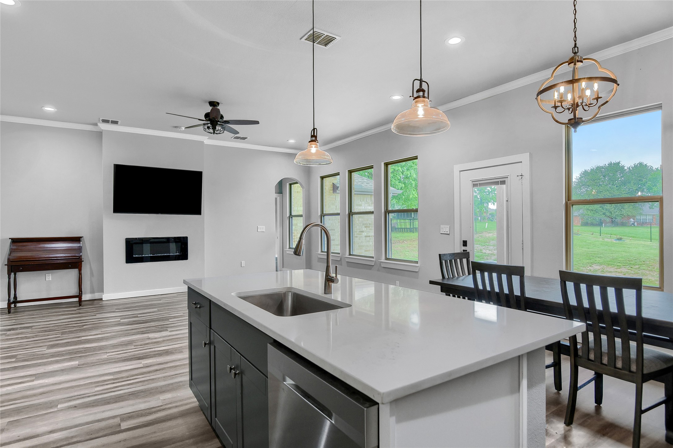 108 Kiowa Drive W Lake Kiowa TX 76240