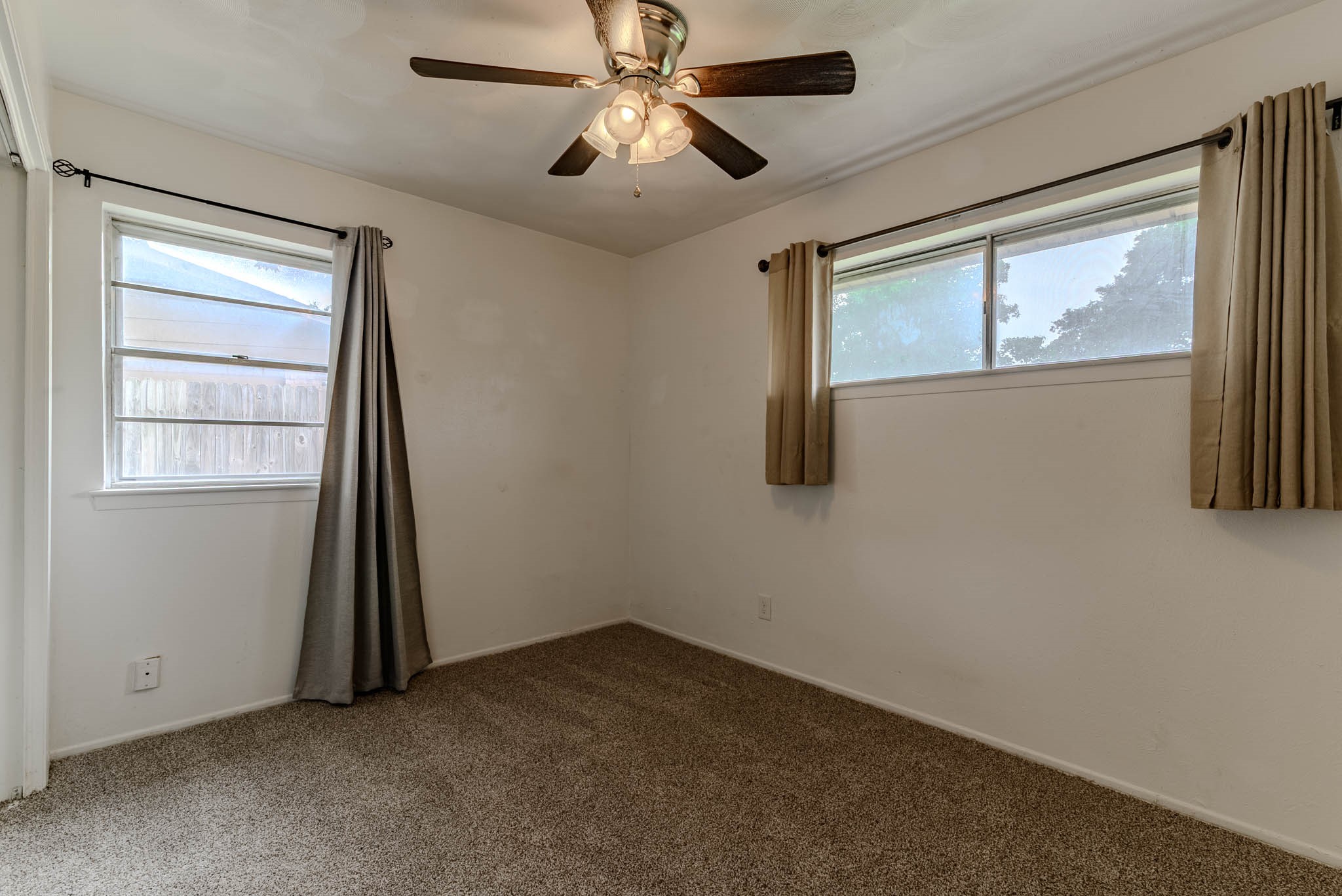 3213 Thames Street Irving TX 75062