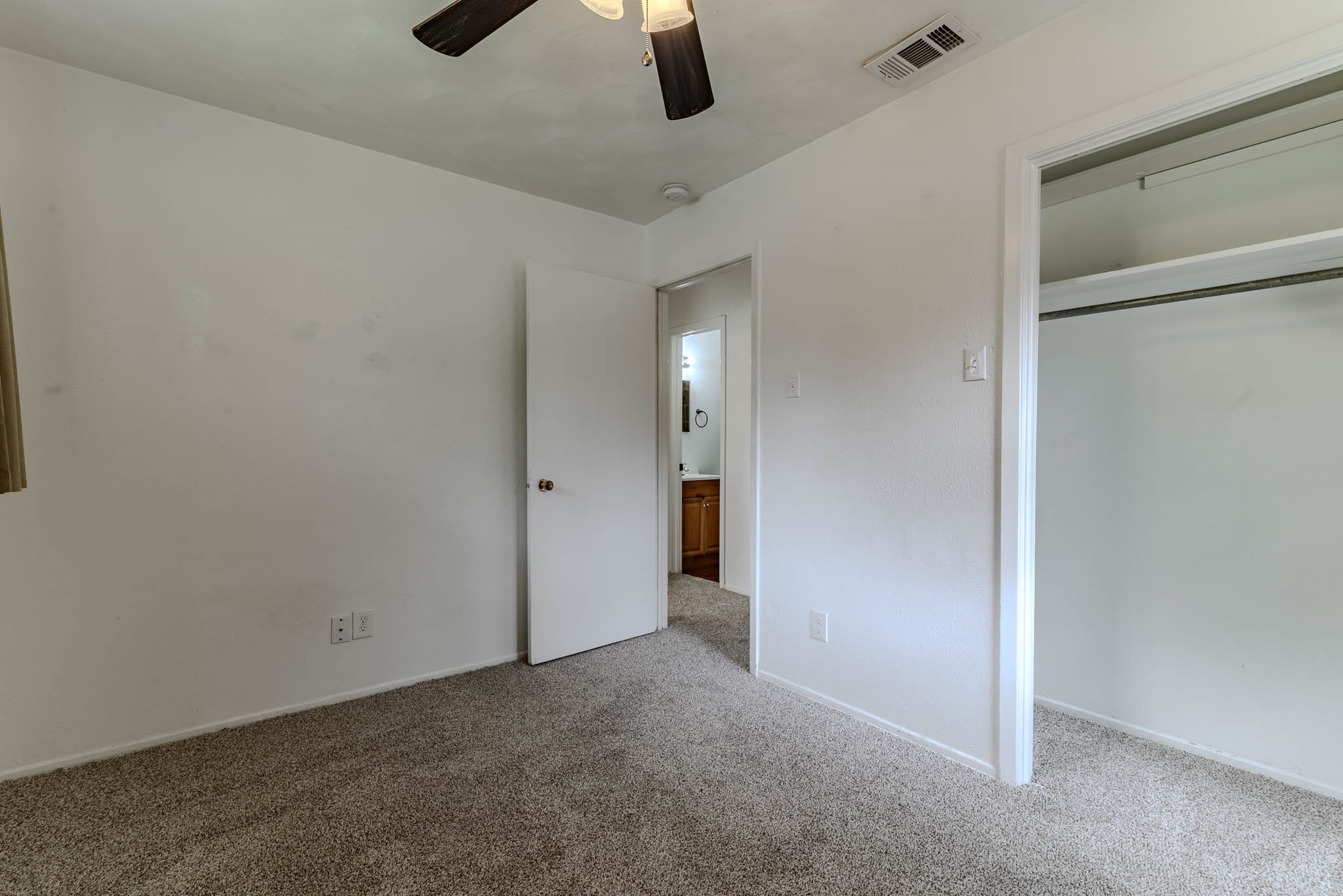 3213 Thames Street Irving TX 75062