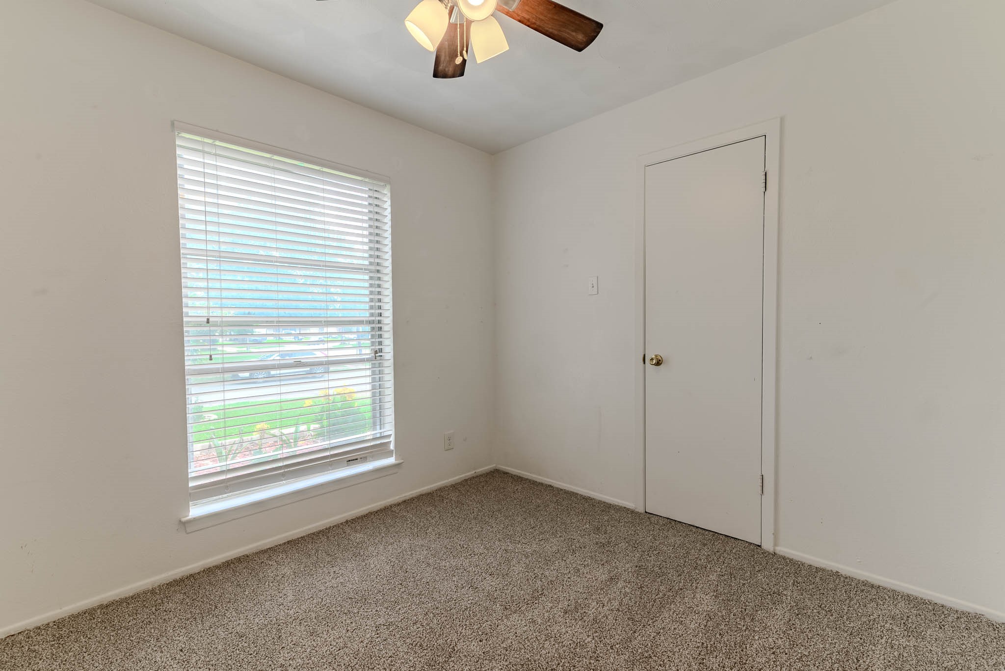 3213 Thames Street Irving TX 75062