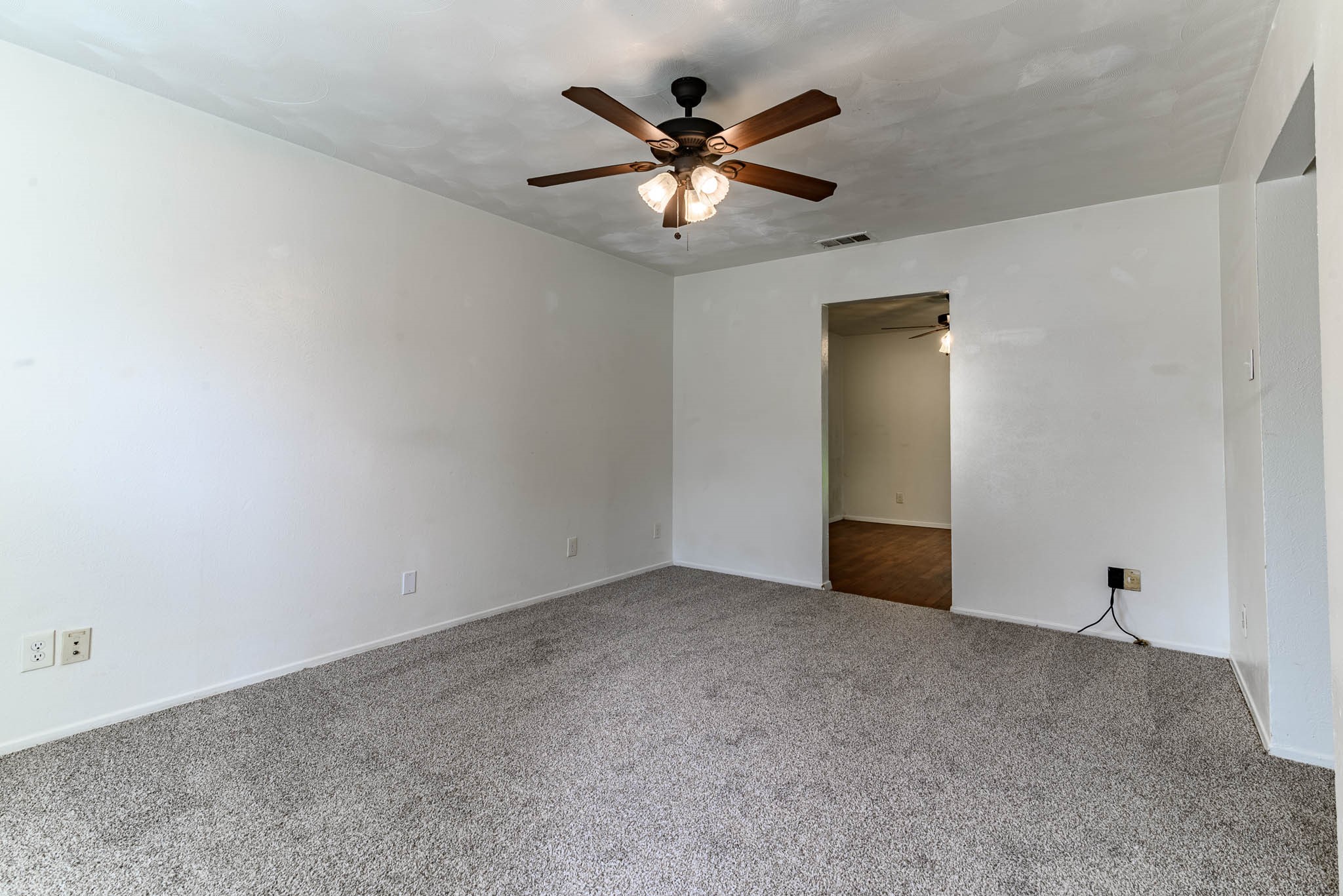 3213 Thames Street Irving TX 75062
