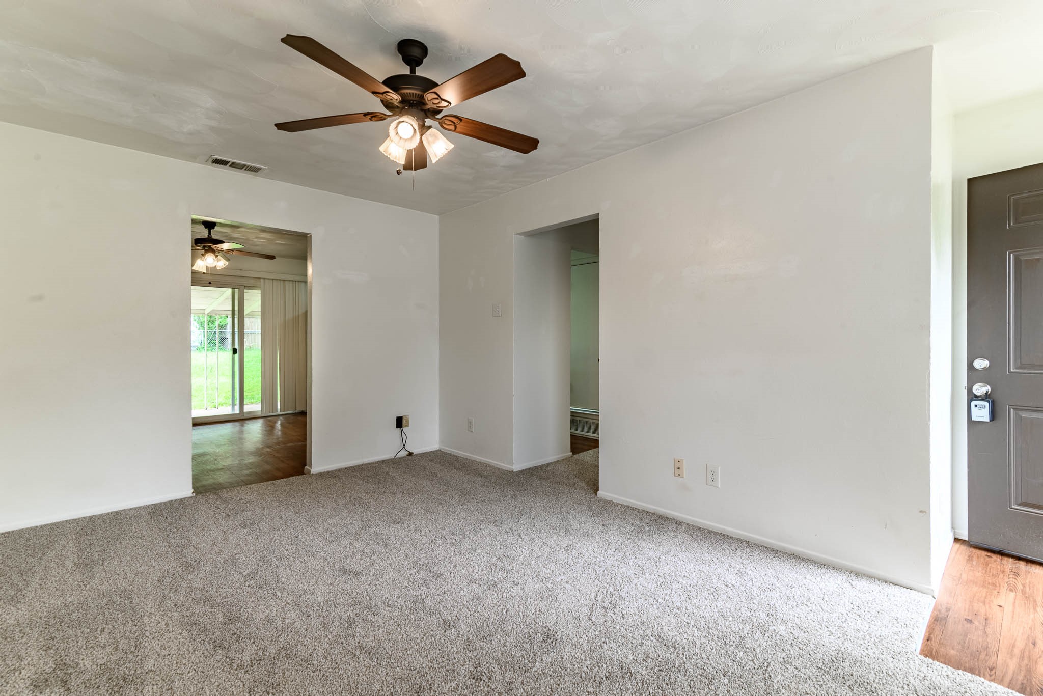 3213 Thames Street Irving TX 75062