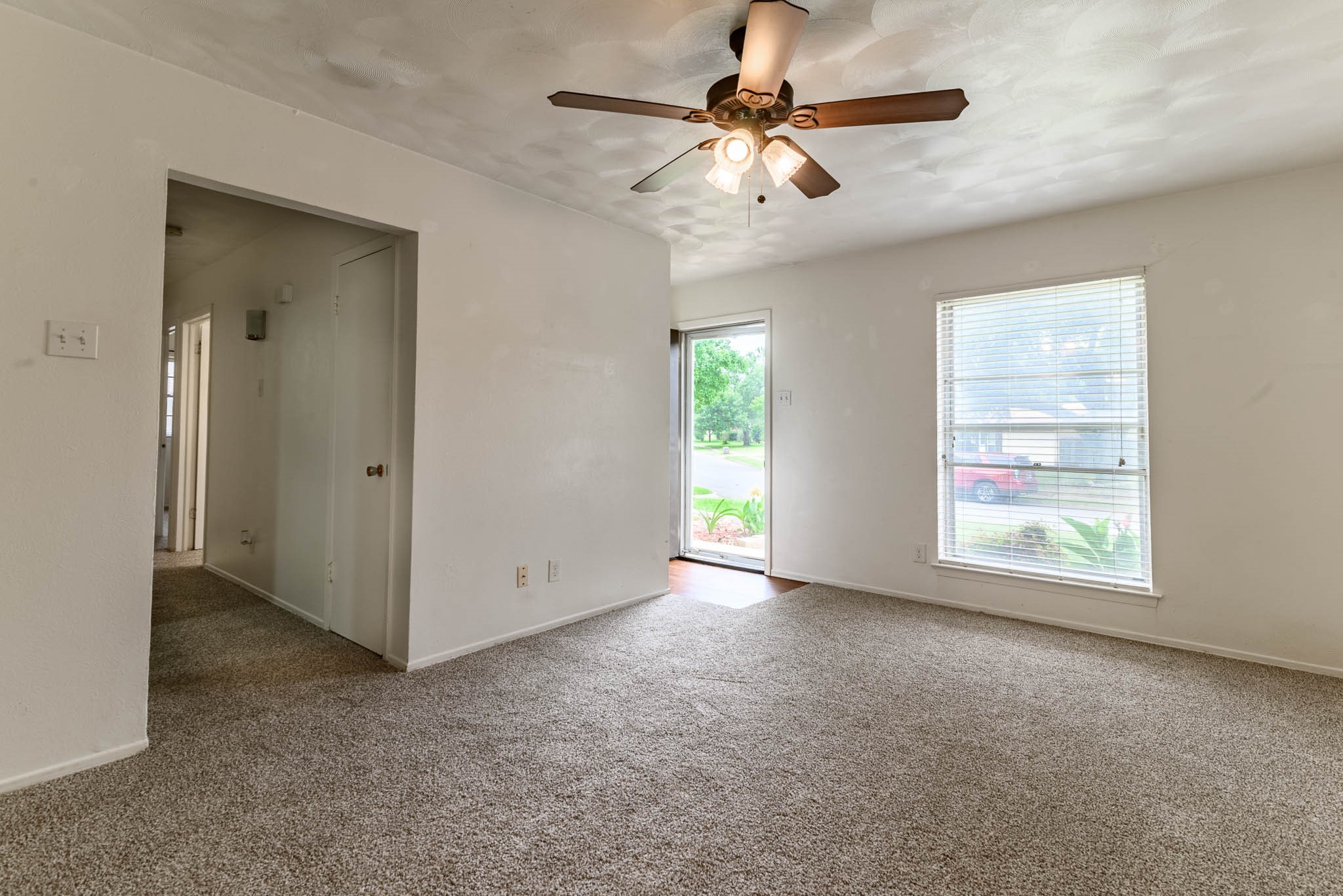 3213 Thames Street Irving TX 75062