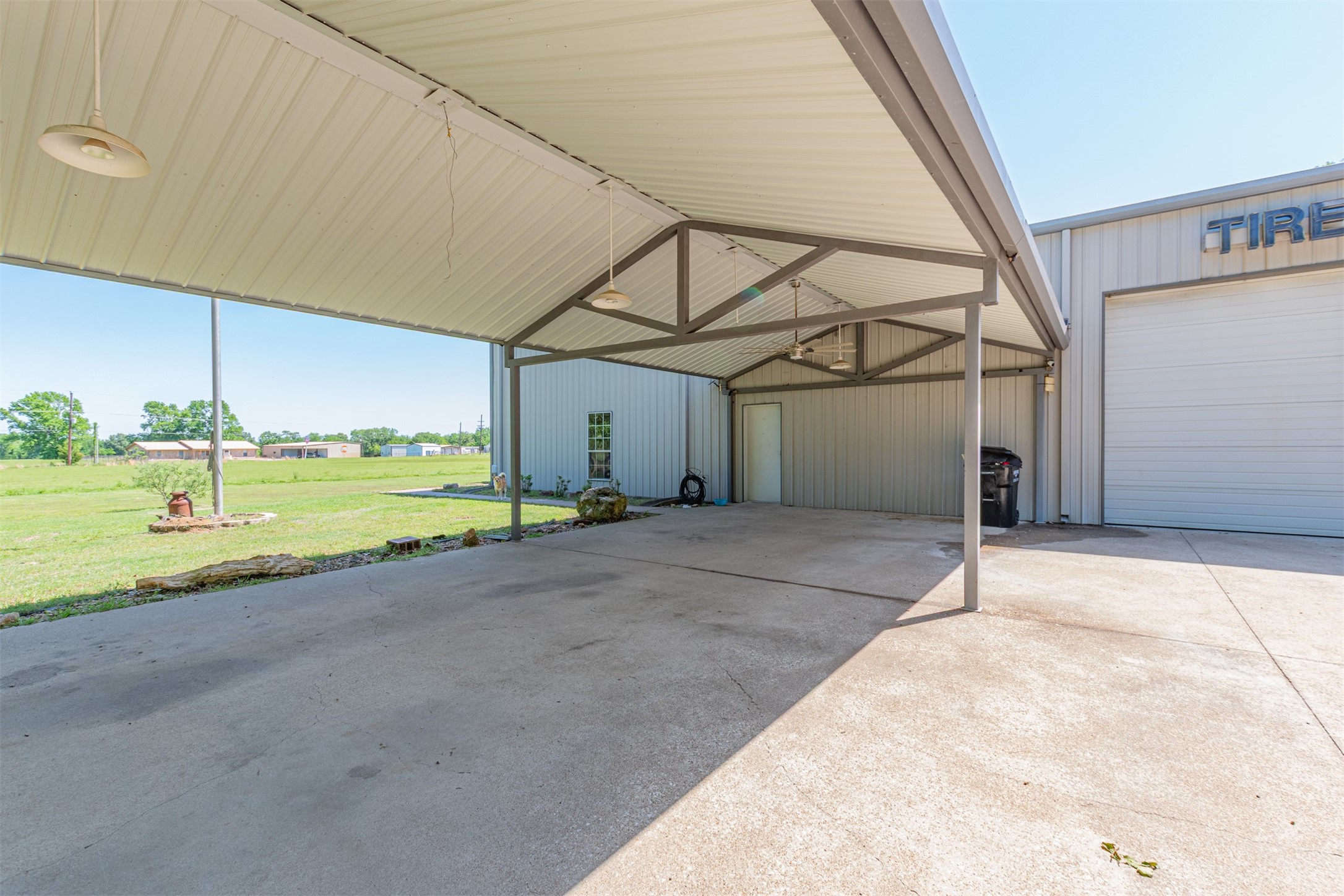 129 Rs County Road 2222 Emory TX 75440