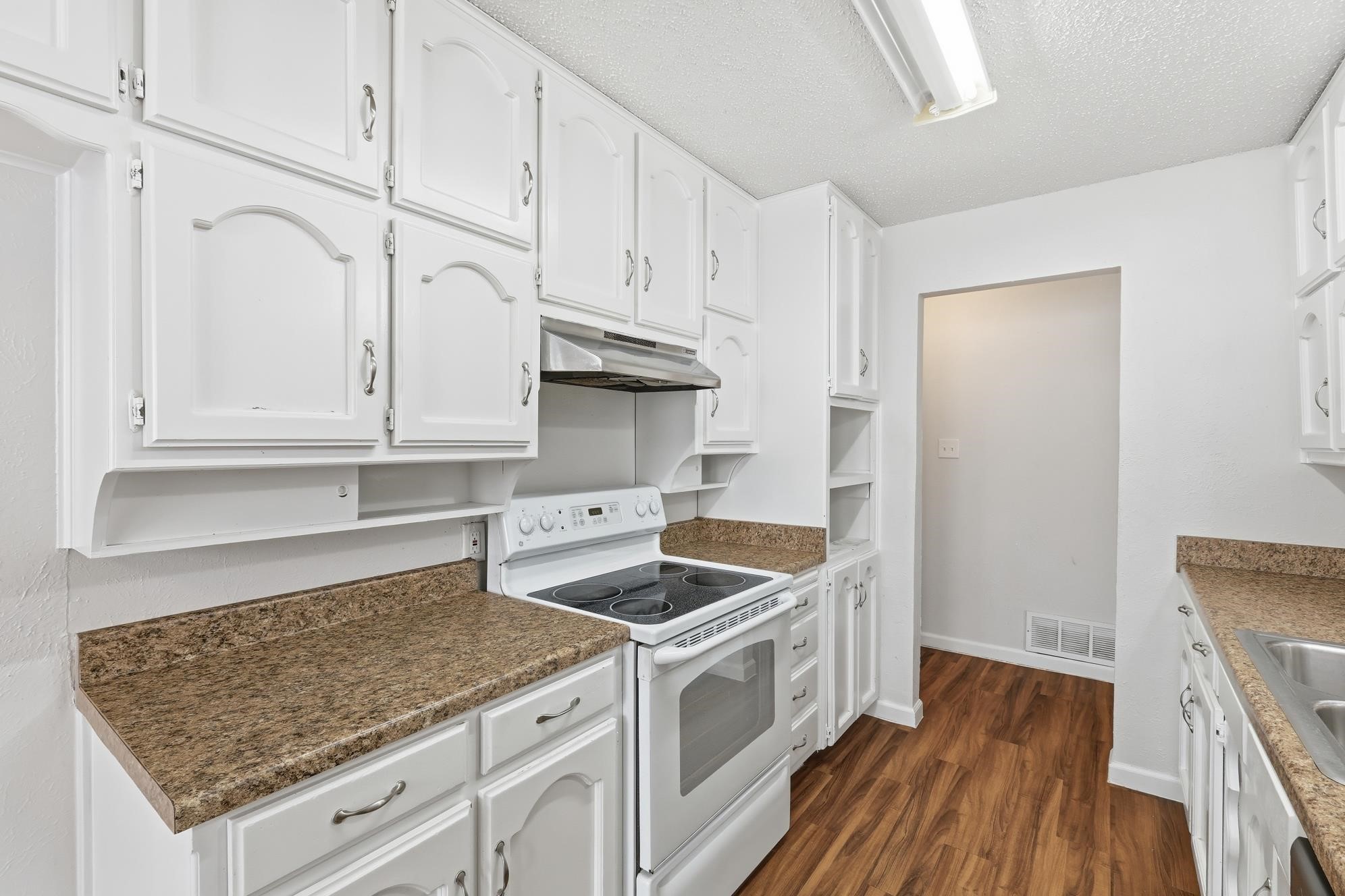 6536 Windrock Watauga TX 76148