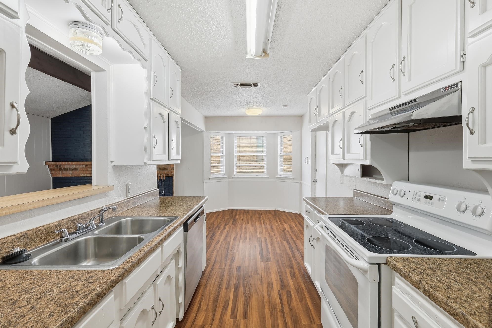 6536 Windrock Watauga TX 76148