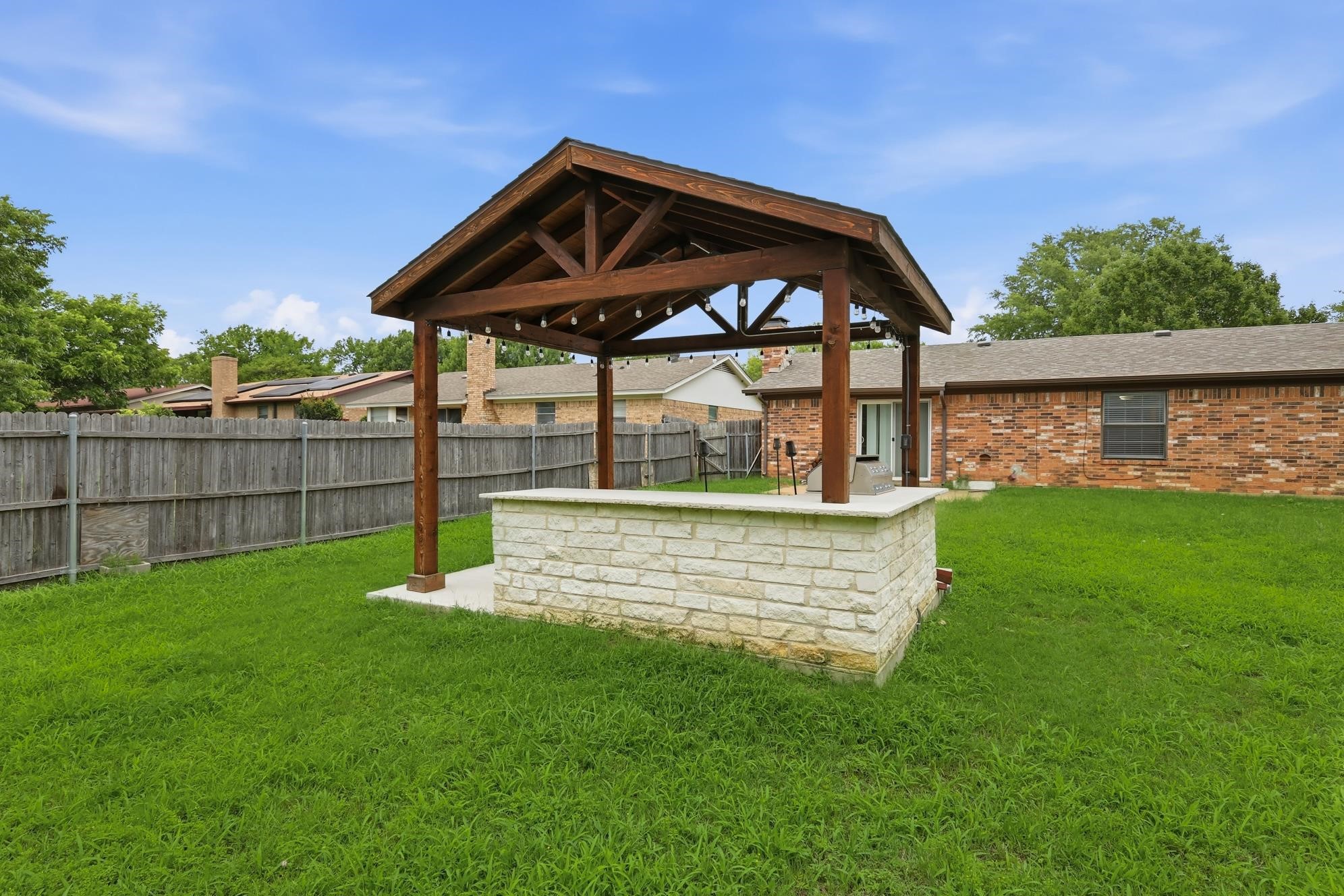 6536 Windrock Watauga TX 76148