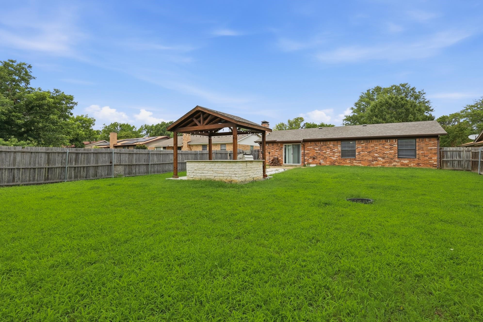 6536 Windrock Watauga TX 76148