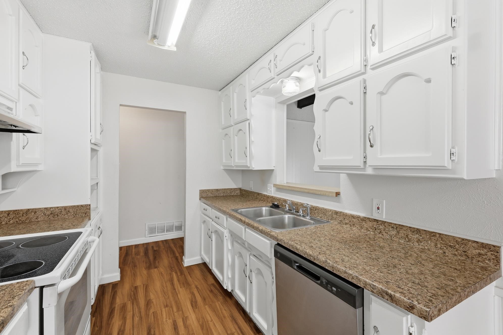 6536 Windrock Watauga TX 76148