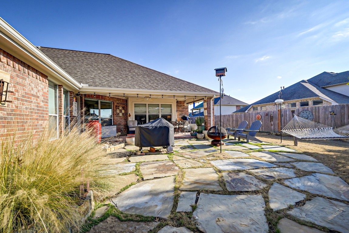 2935 N Camino Lagos Grand Prairie TX 75054