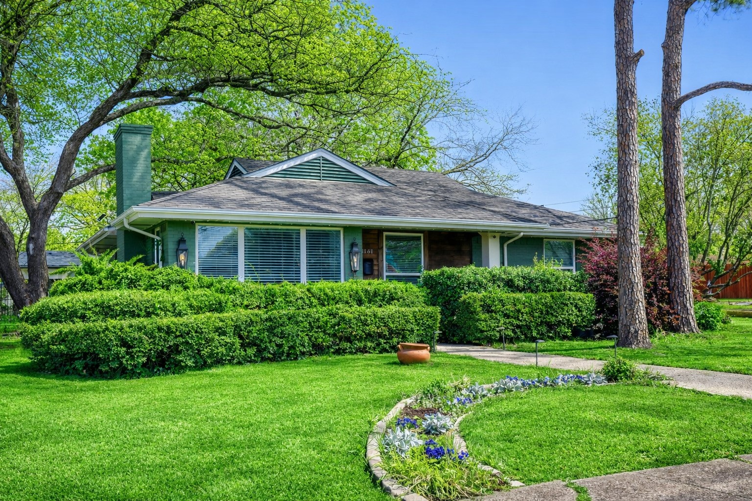 3161 Waldrop Drive Dallas TX 75229