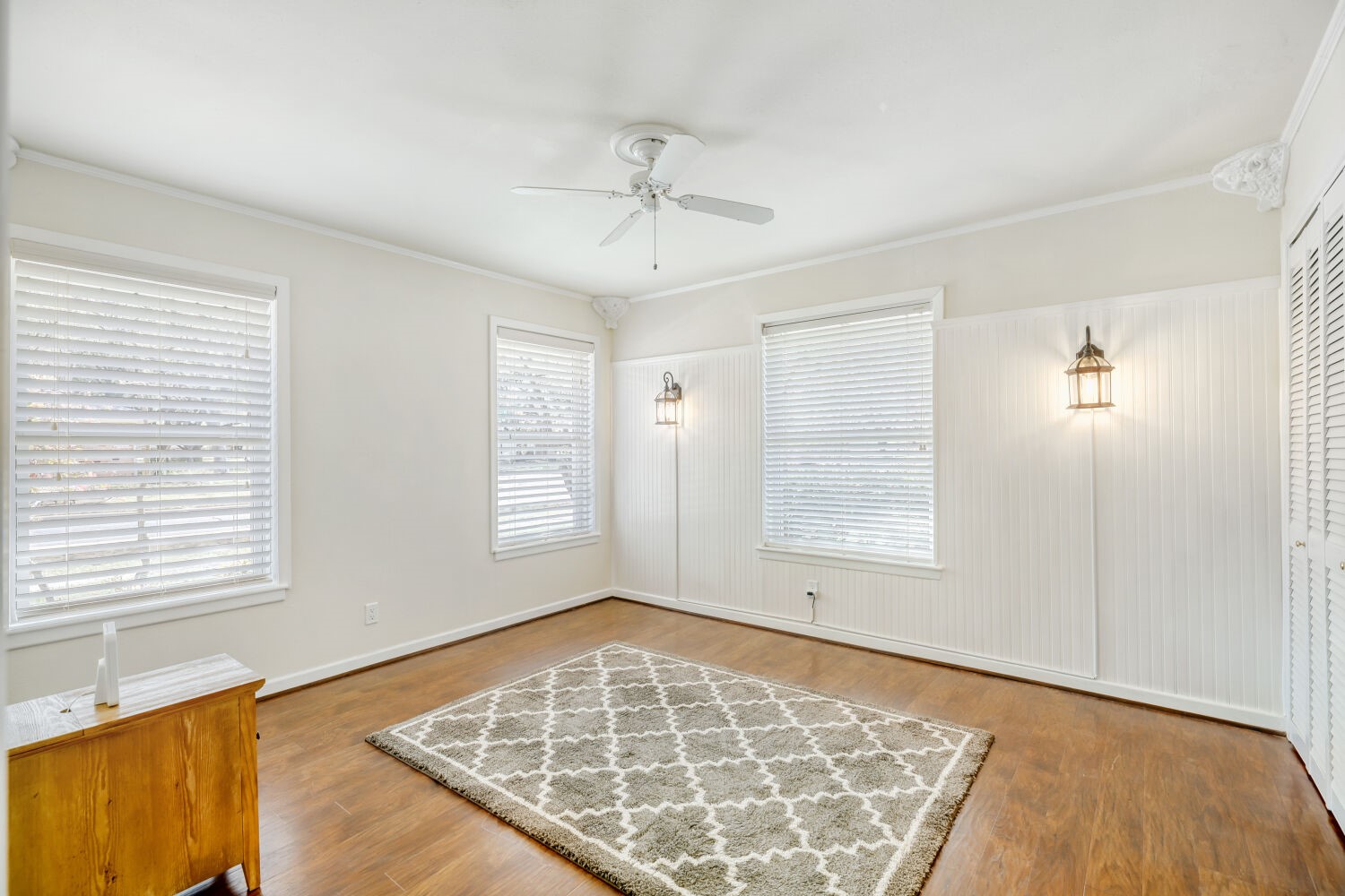 3161 Waldrop Drive Dallas TX 75229