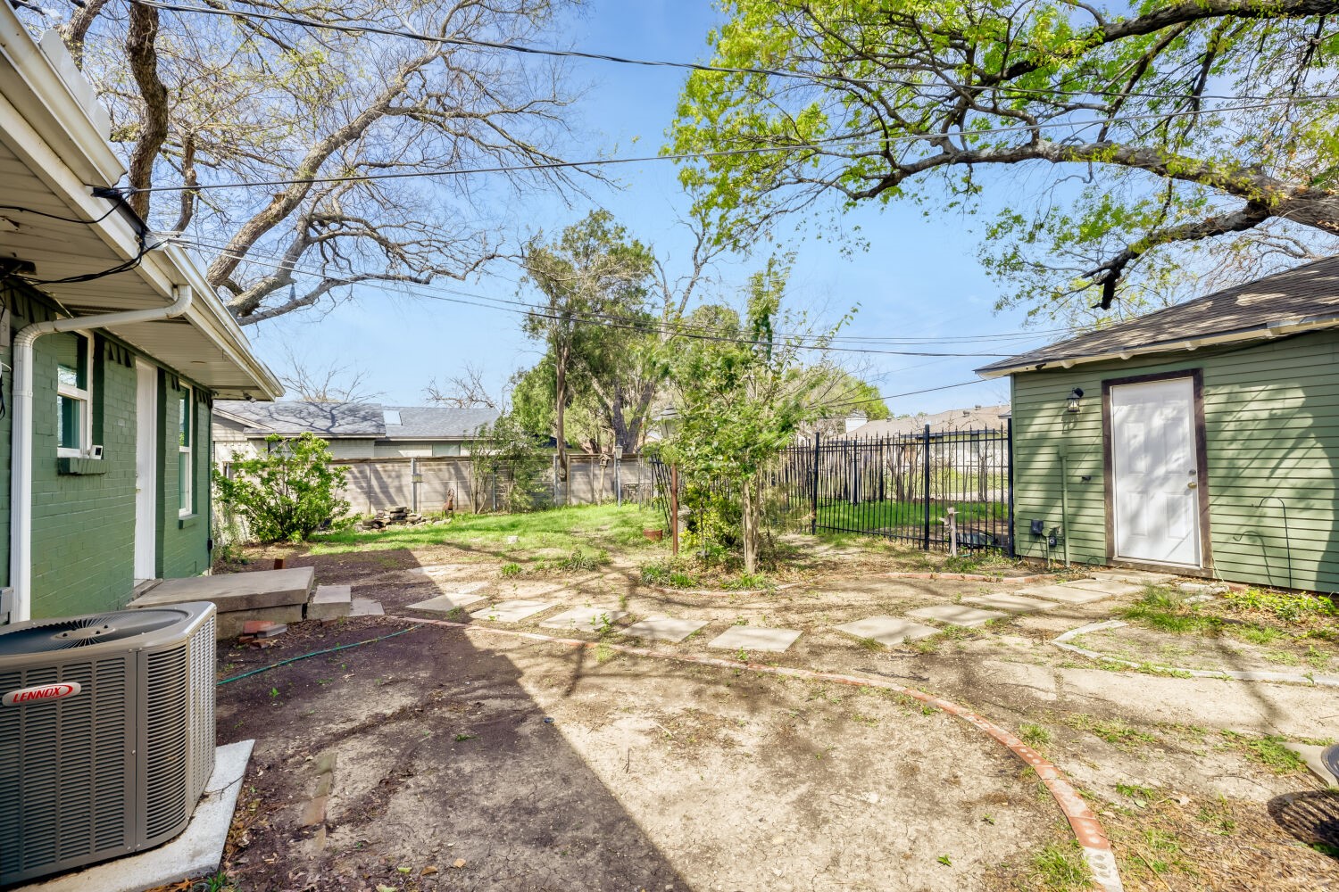 3161 Waldrop Drive Dallas TX 75229