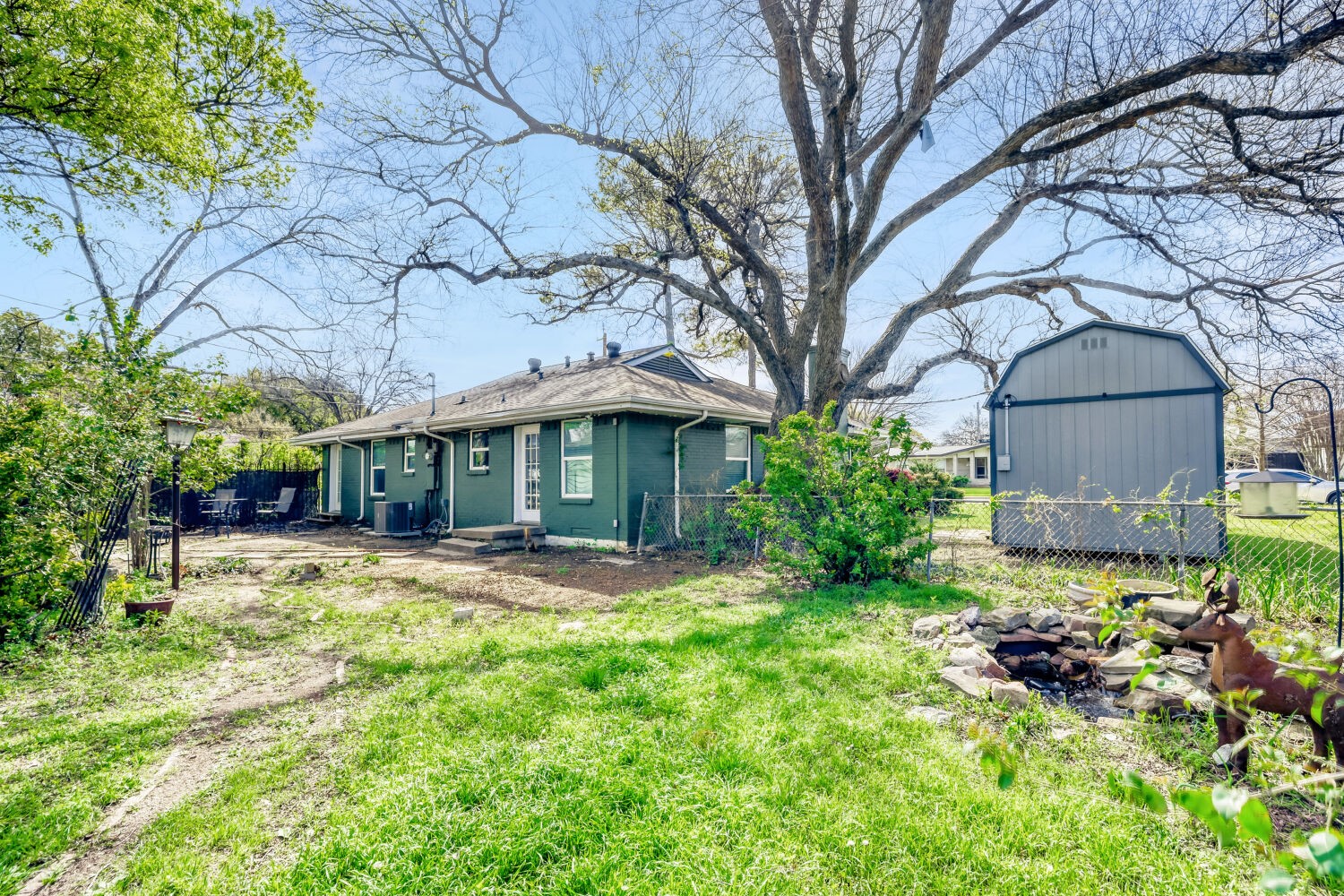3161 Waldrop Drive Dallas TX 75229