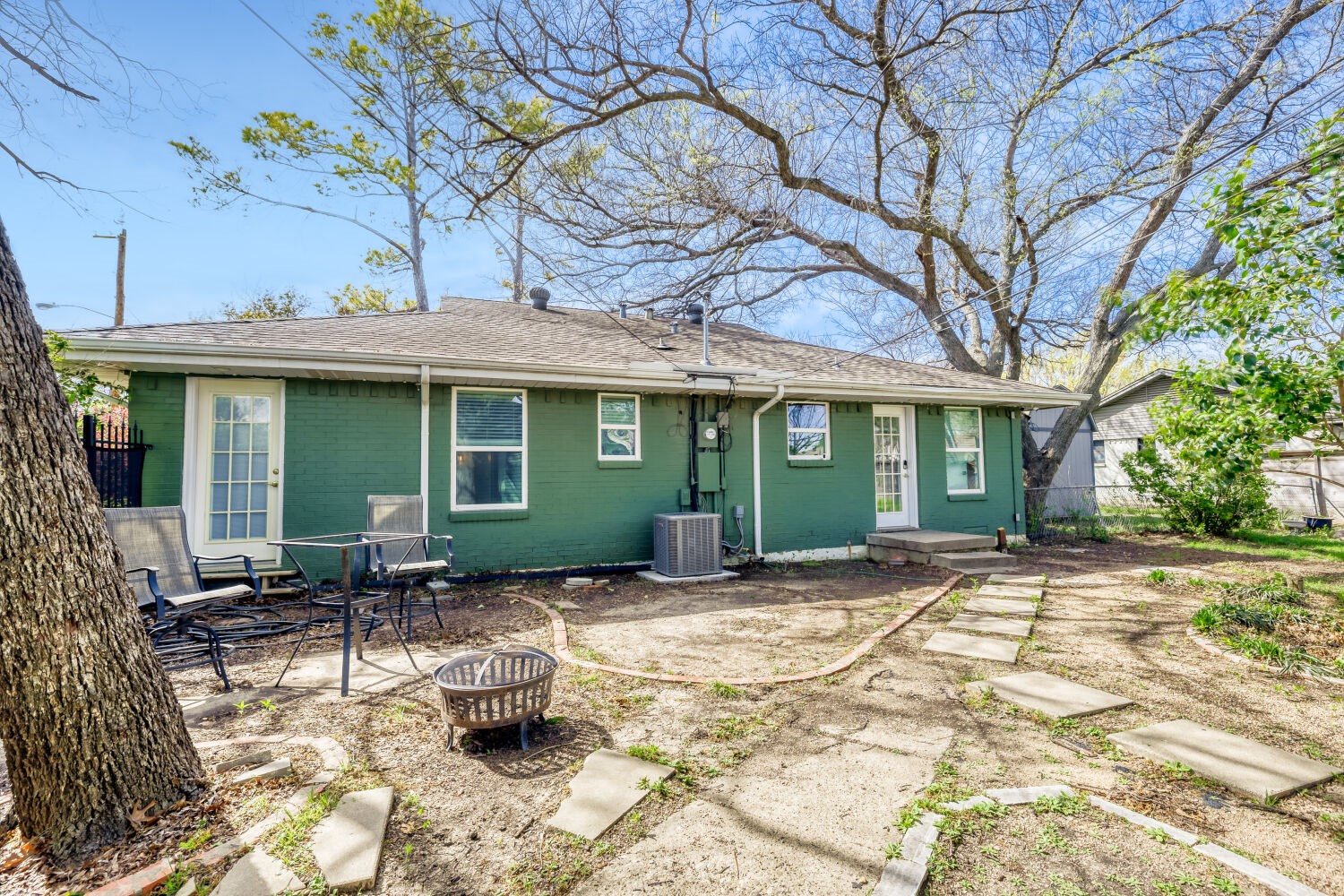 3161 Waldrop Drive Dallas TX 75229