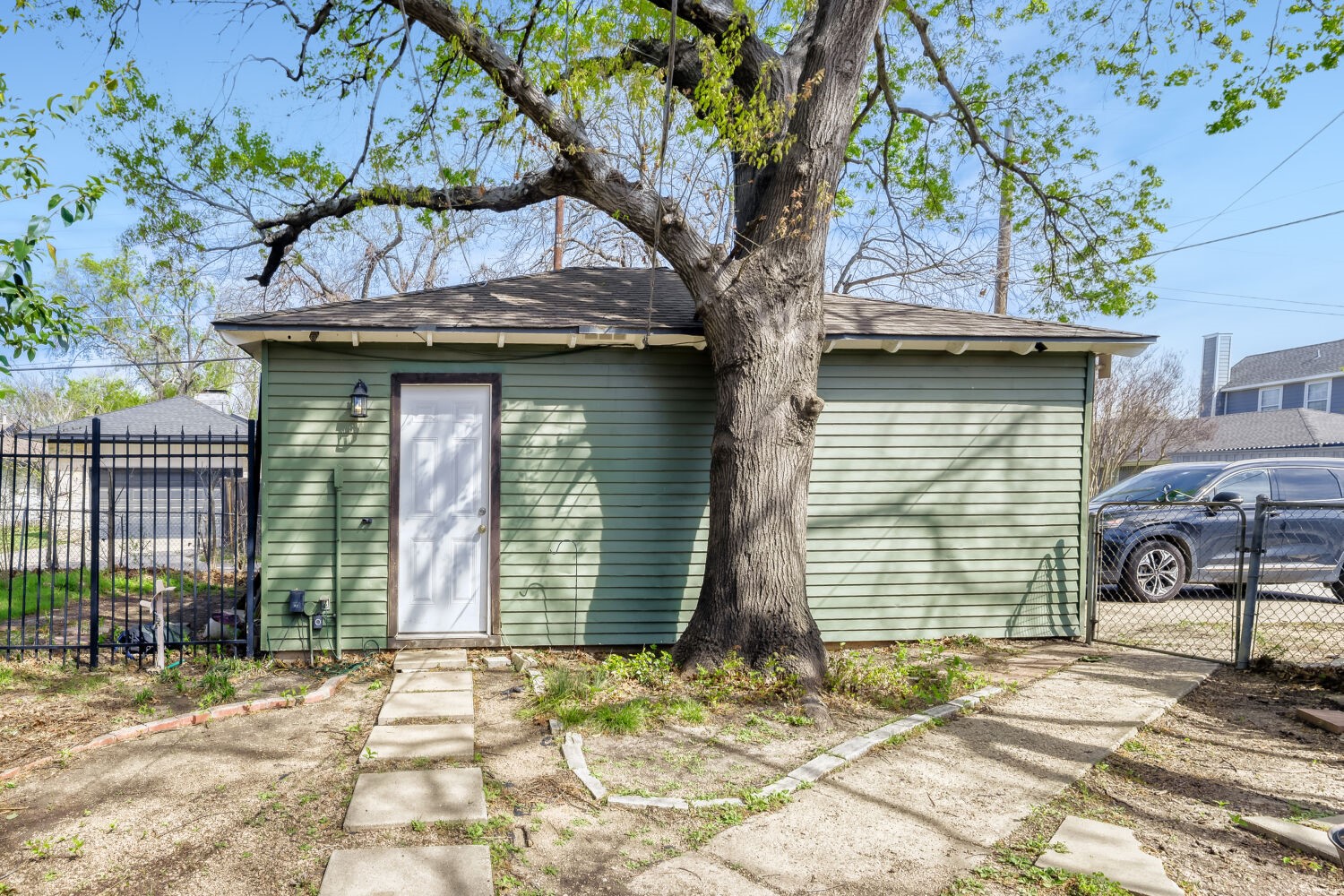 3161 Waldrop Drive Dallas TX 75229
