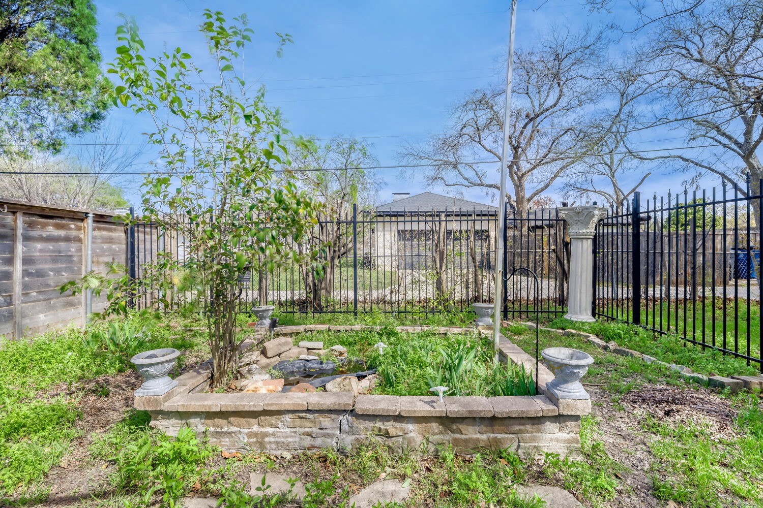 3161 Waldrop Drive Dallas TX 75229
