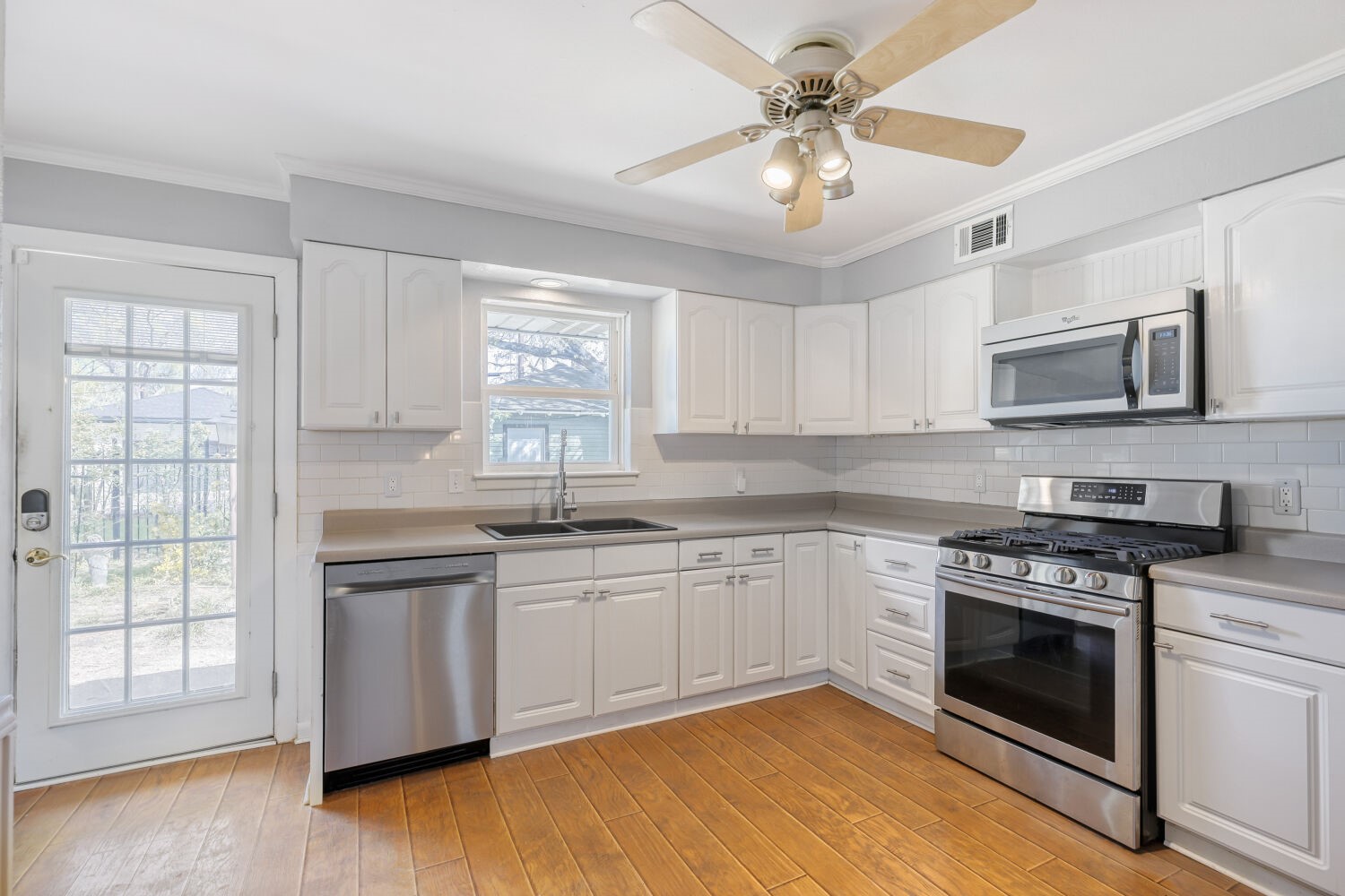 3161 Waldrop Drive Dallas TX 75229